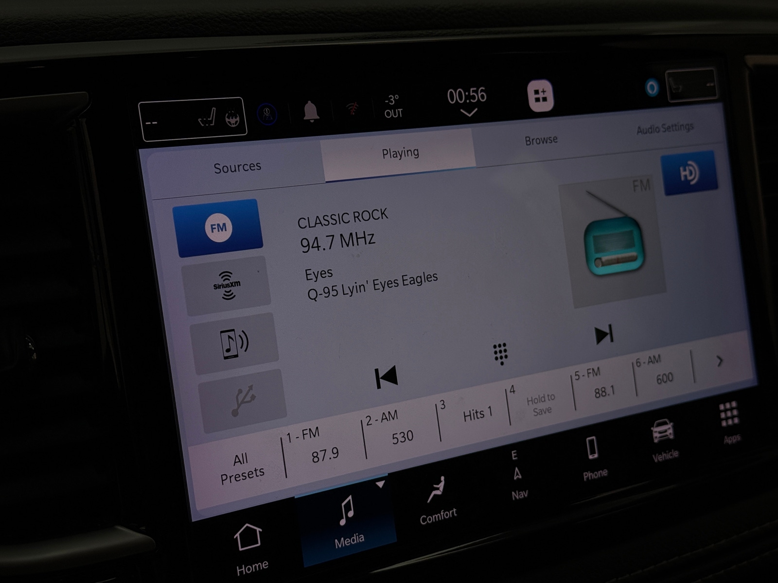 Thumbnail: 2023 Chrysler Pacifica - 3