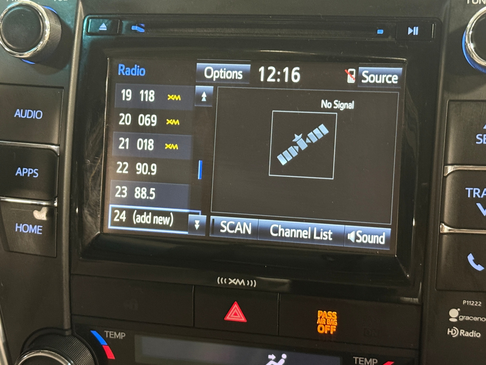 Thumbnail: 2016 Toyota Camry - 3