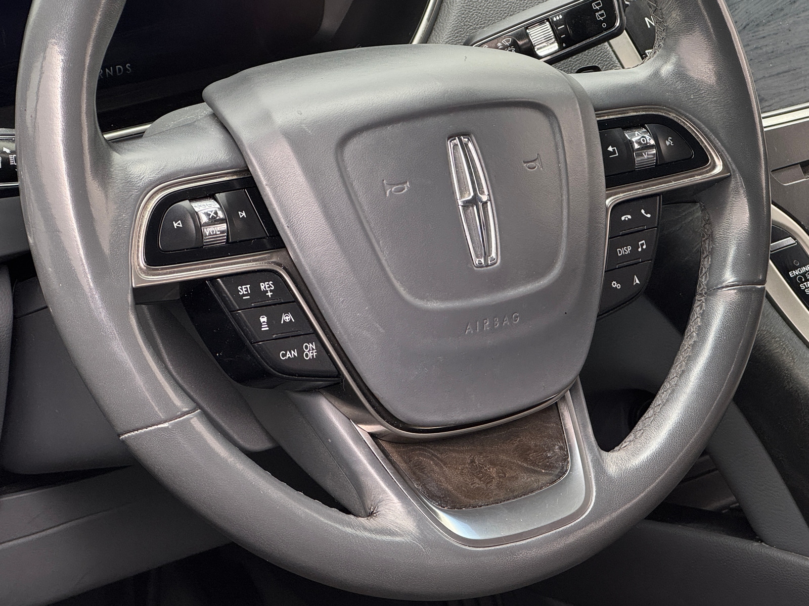 Thumbnail: 2019 Lincoln Nautilus - 4