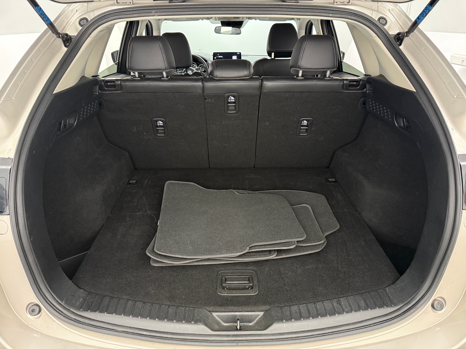 Thumbnail: 2025 Mazda CX-5 - 6