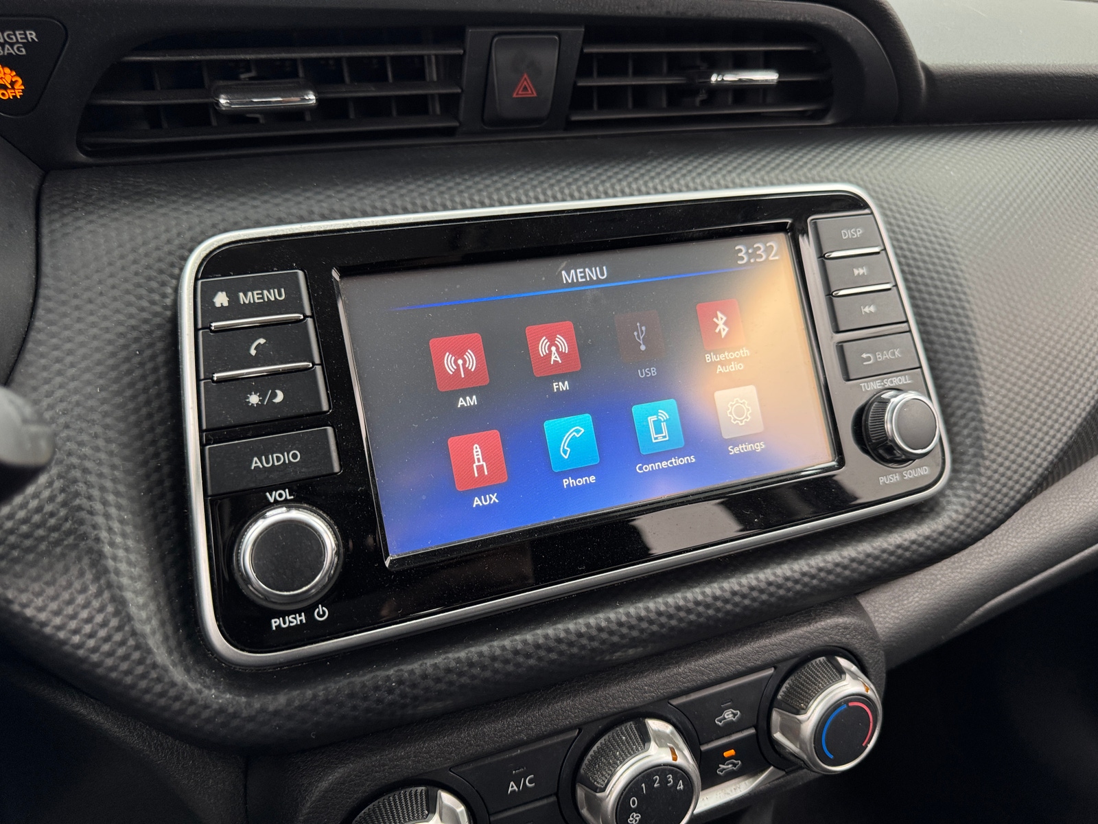 Thumbnail: 2022 Nissan Kicks - 4