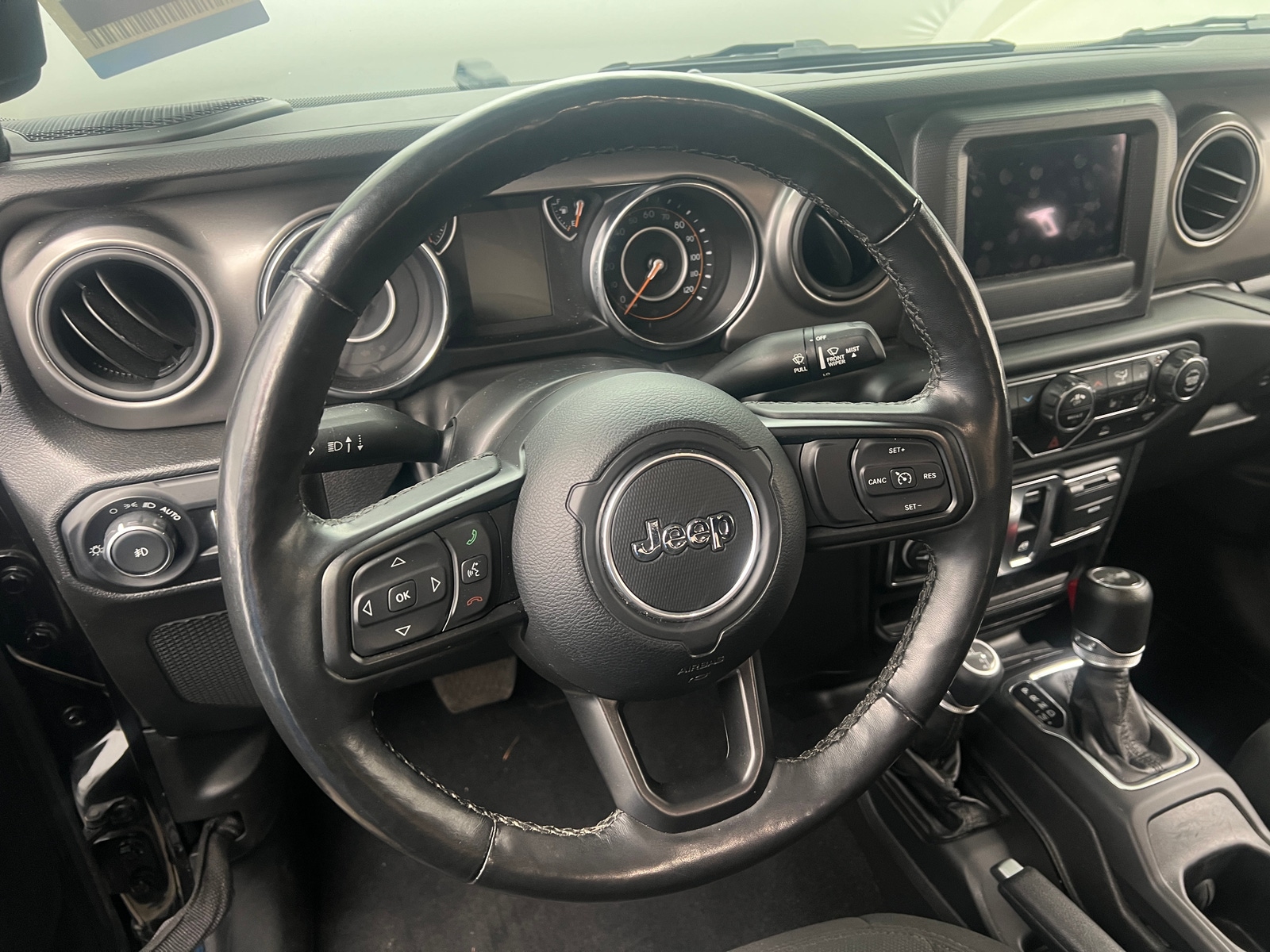 Thumbnail: 2022 Jeep Wrangler - 5