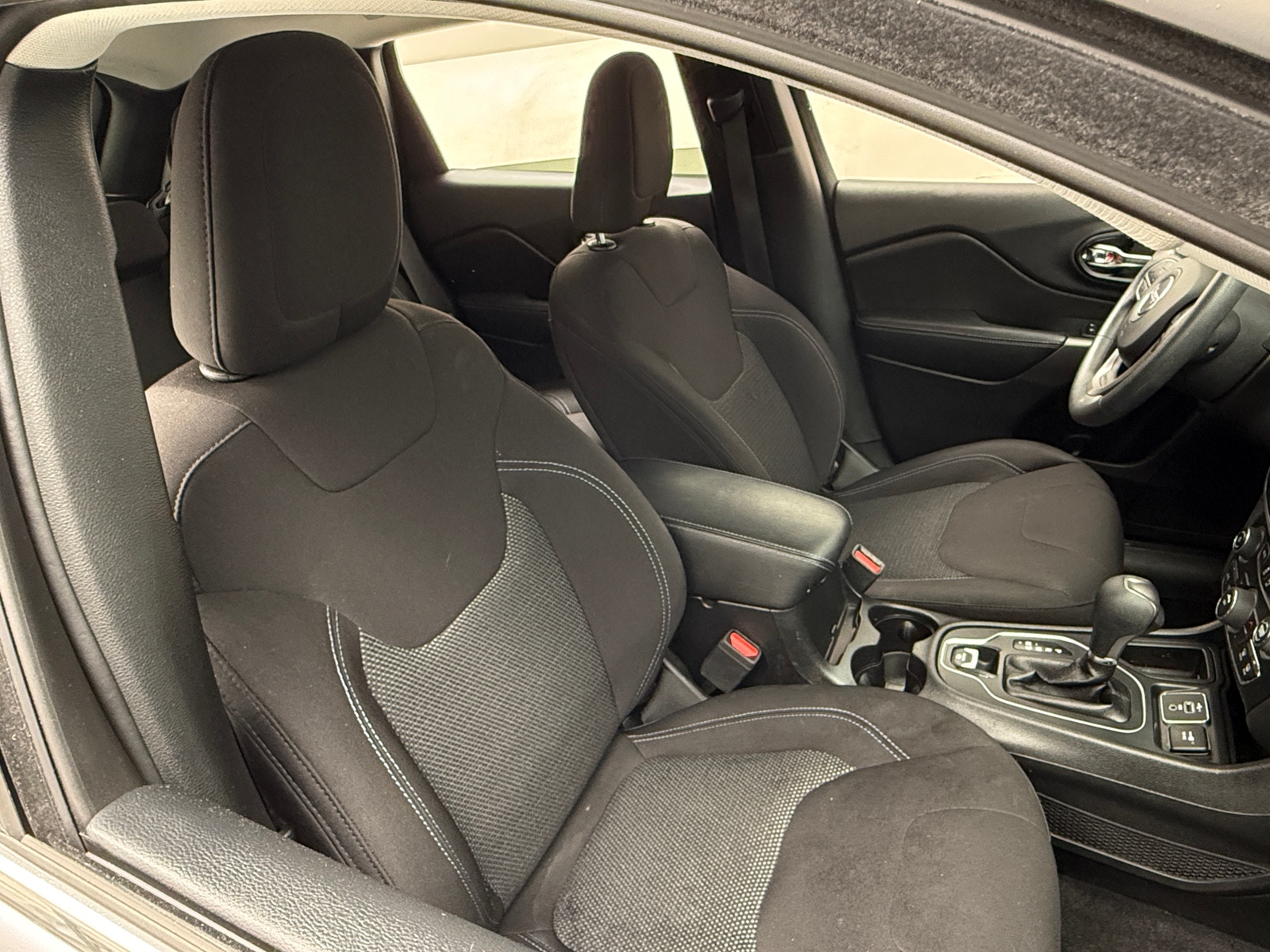 Thumbnail: 2019 Jeep Cherokee - 2