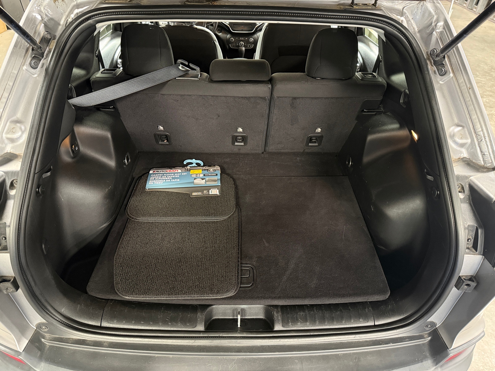 Thumbnail: 2019 Jeep Cherokee - 7