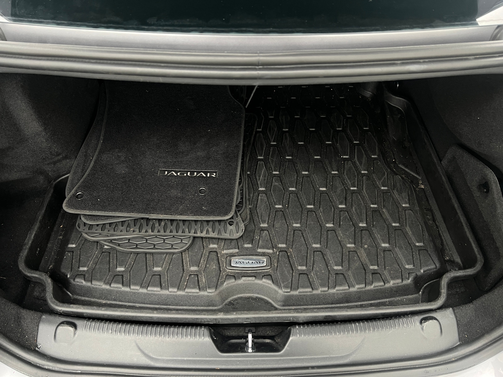 Thumbnail: 2020 Jaguar XE - 6