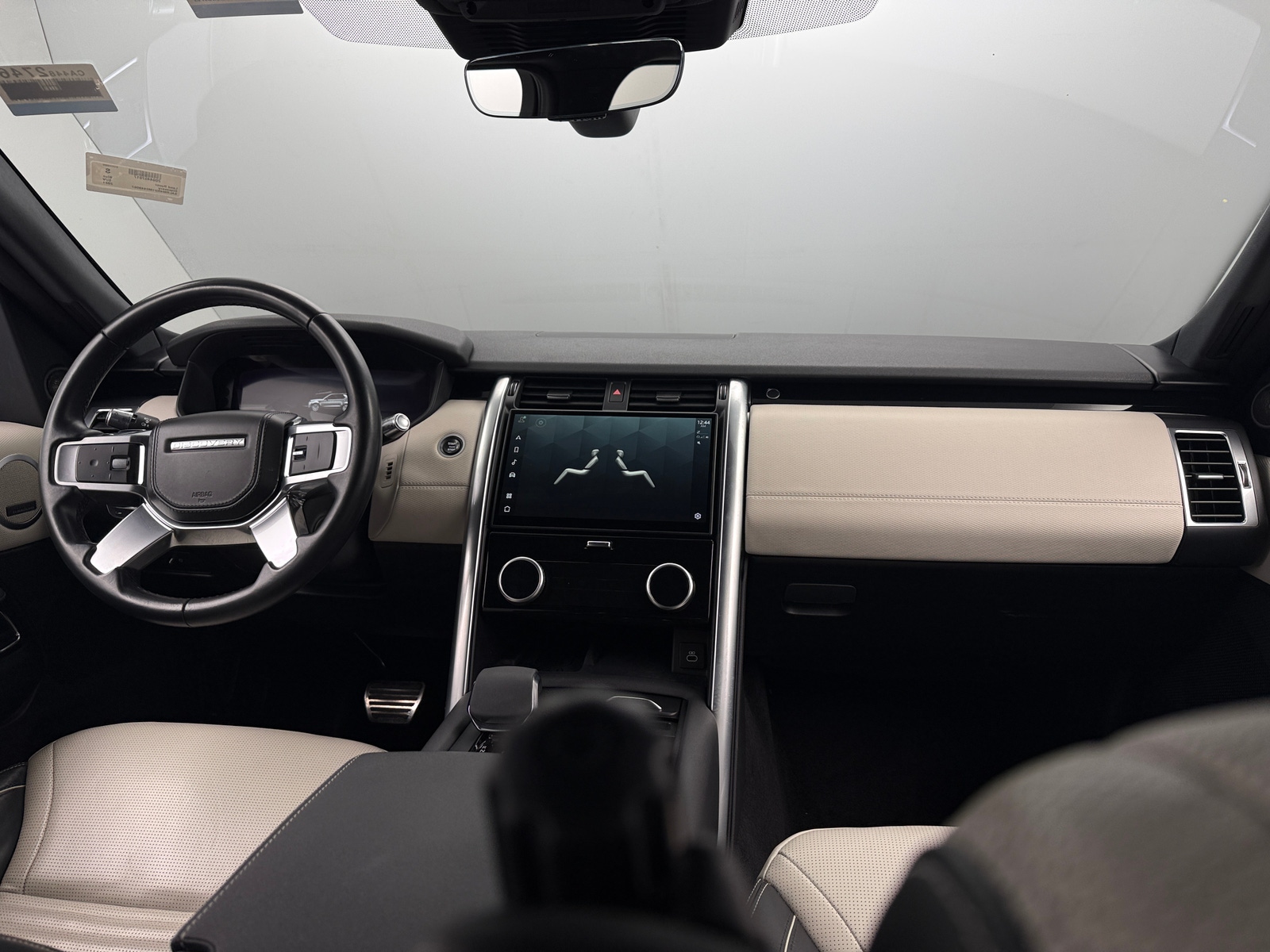 Thumbnail: 2021 Land Rover Discovery - 2