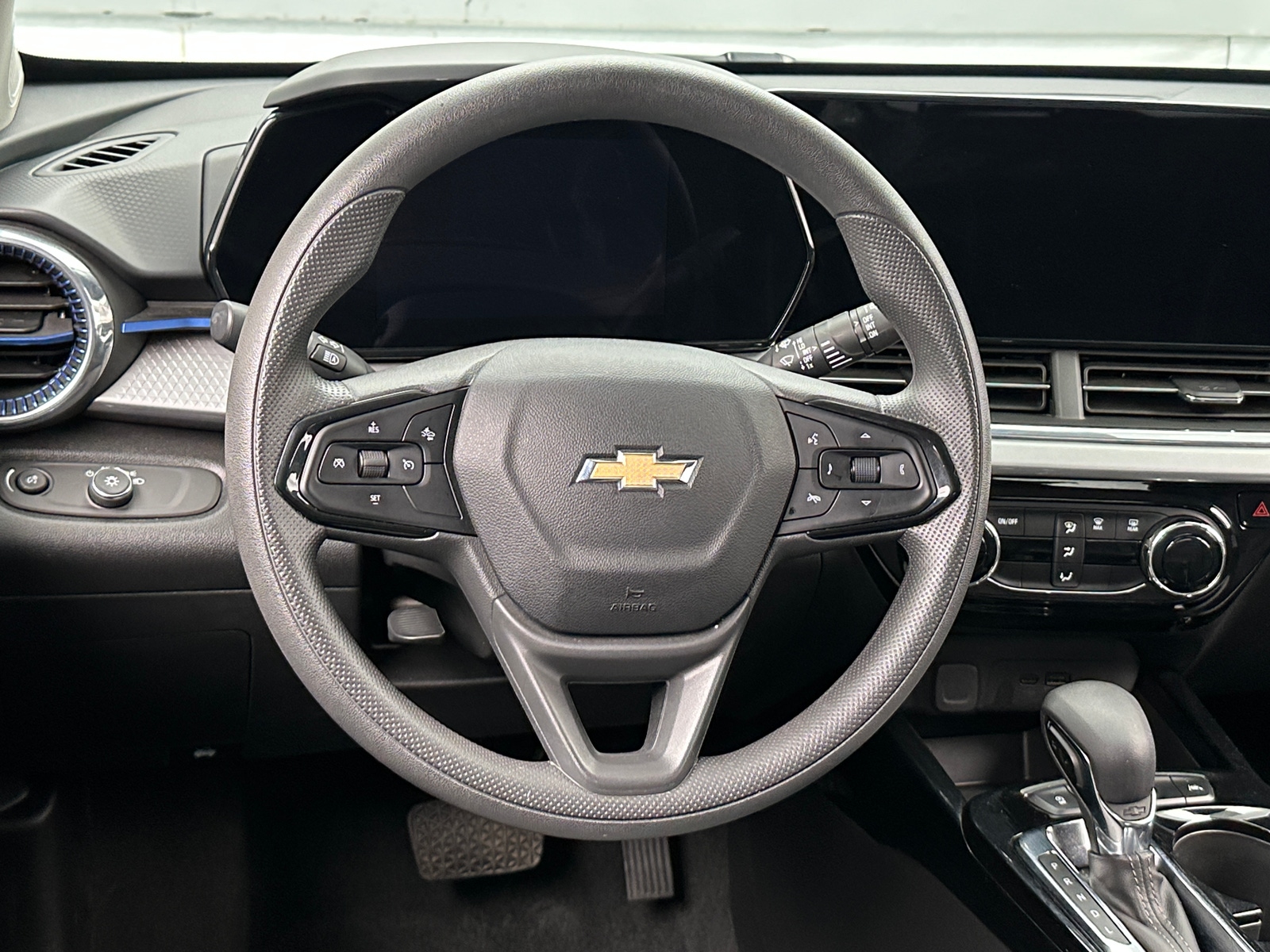 Thumbnail: 2025 Chevrolet Trax - 5