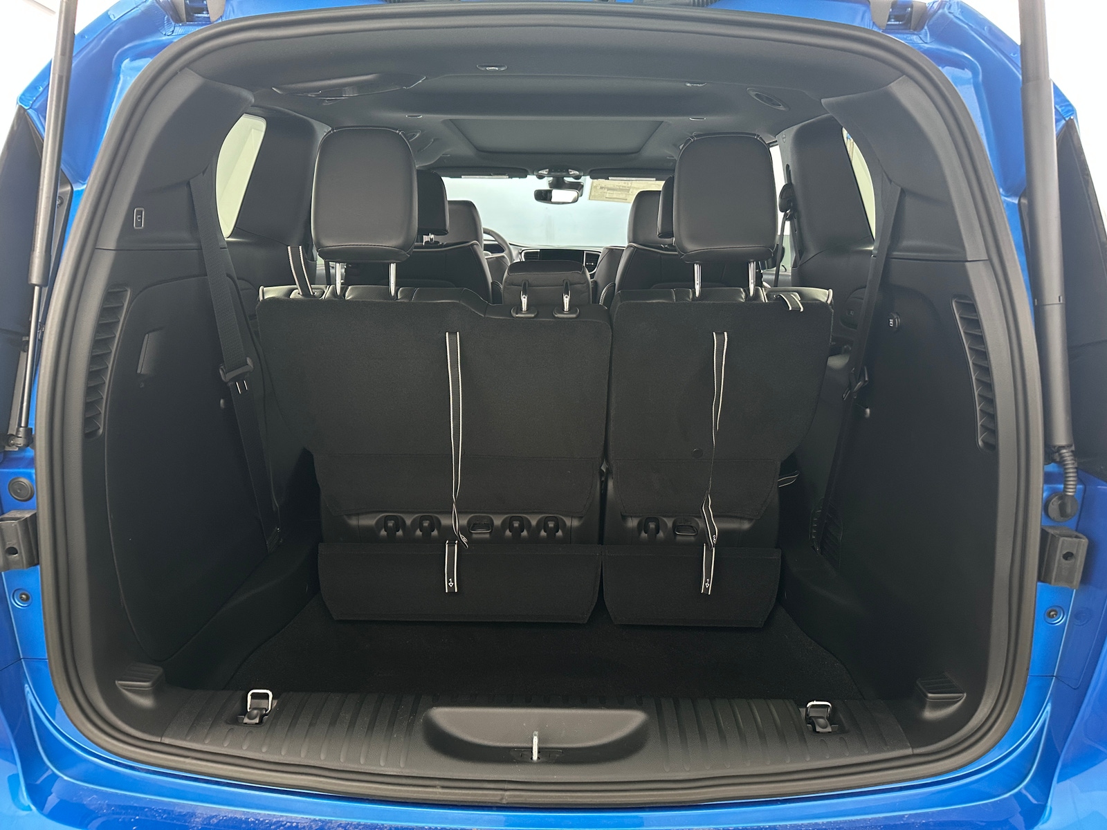 Thumbnail: 2026 Chrysler Pacifica - 6