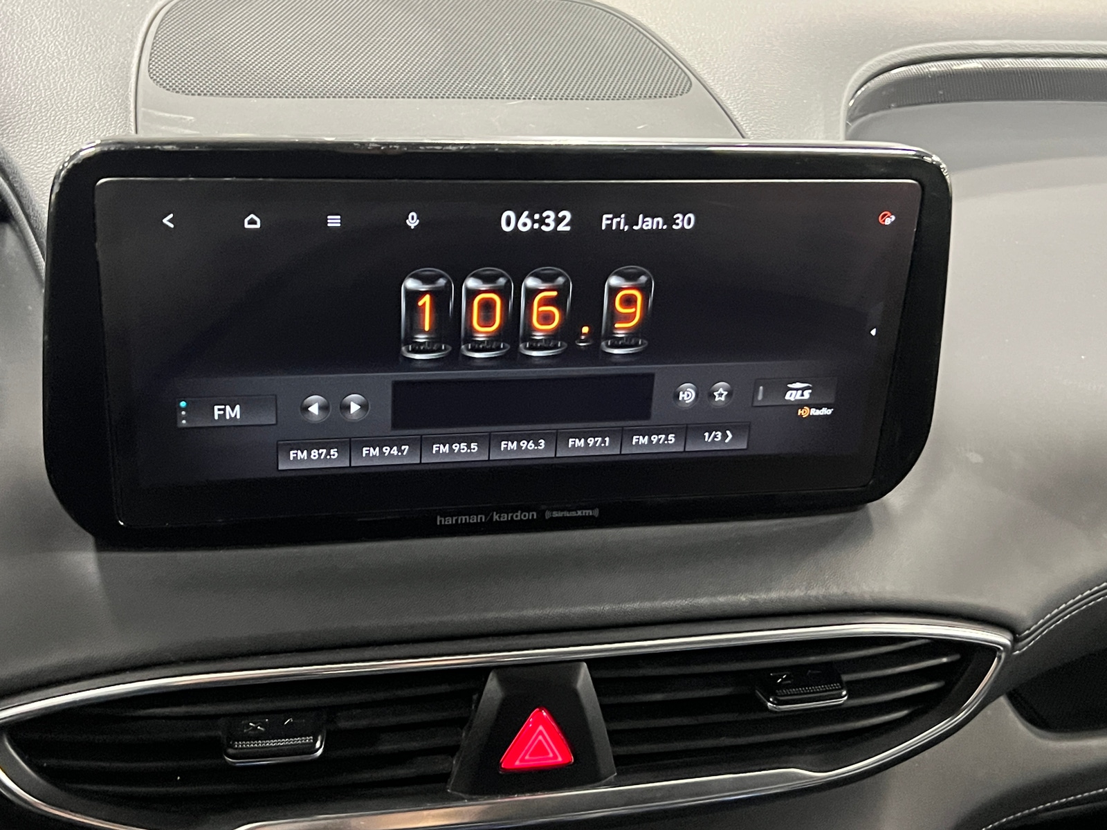 Thumbnail: 2022 Hyundai Santa Fe - 4