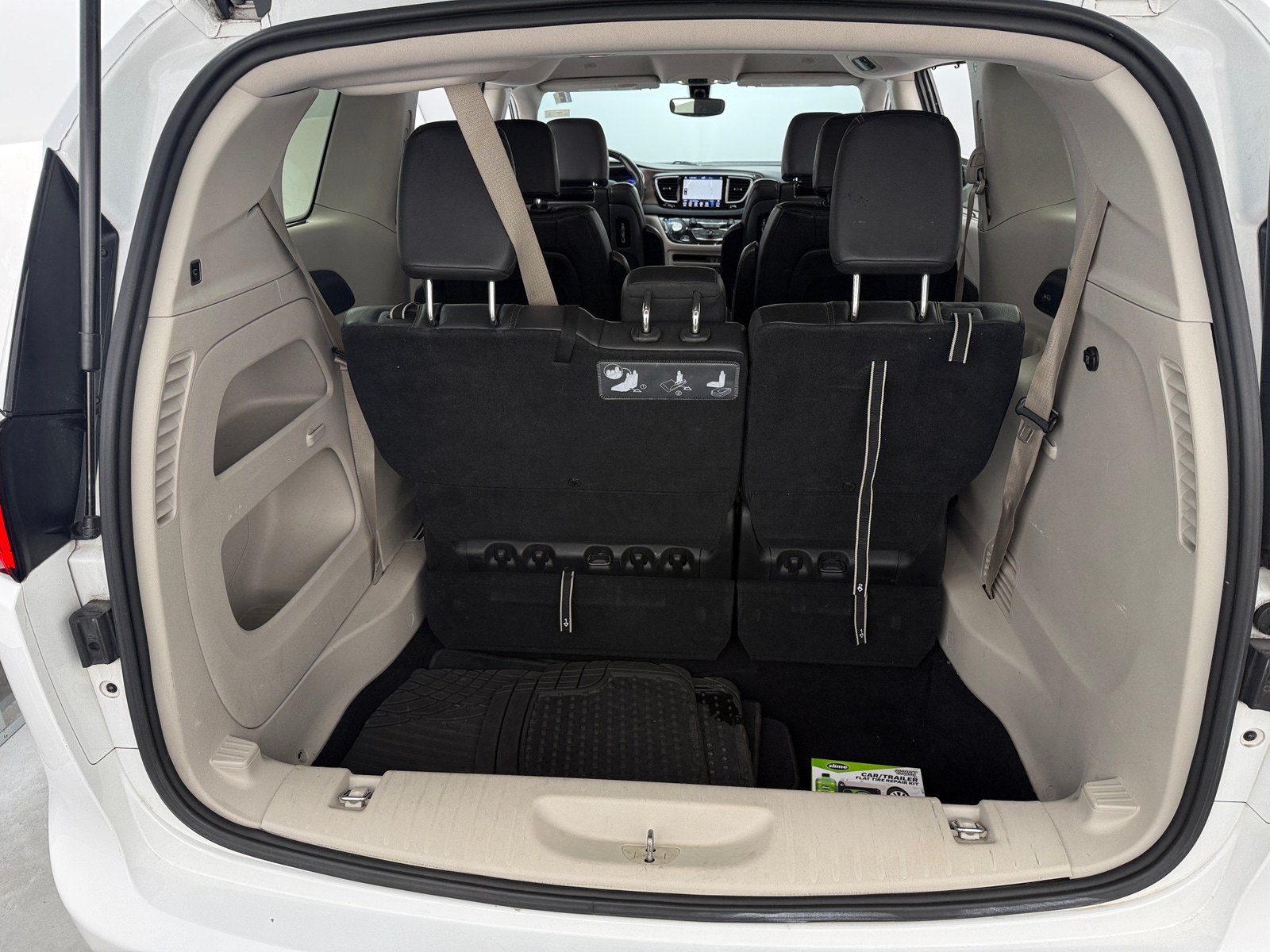 Thumbnail: 2018 Chrysler Pacifica - 6