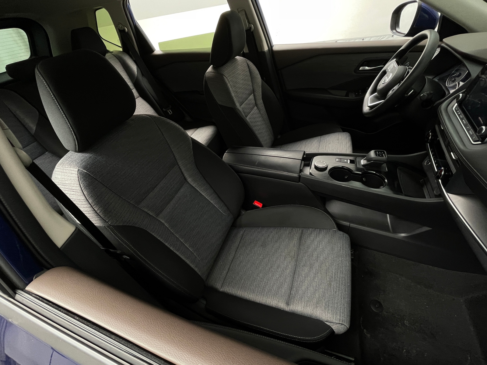 Thumbnail: 2023 Nissan Rogue - 2