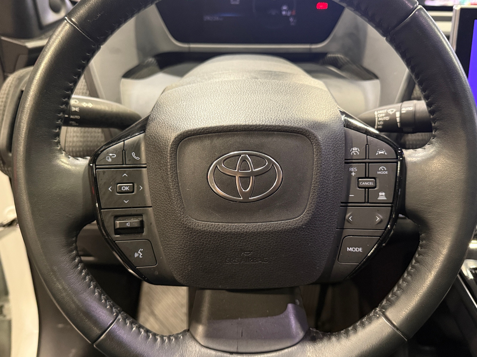 Thumbnail: 2023 Toyota bZ4X - 4