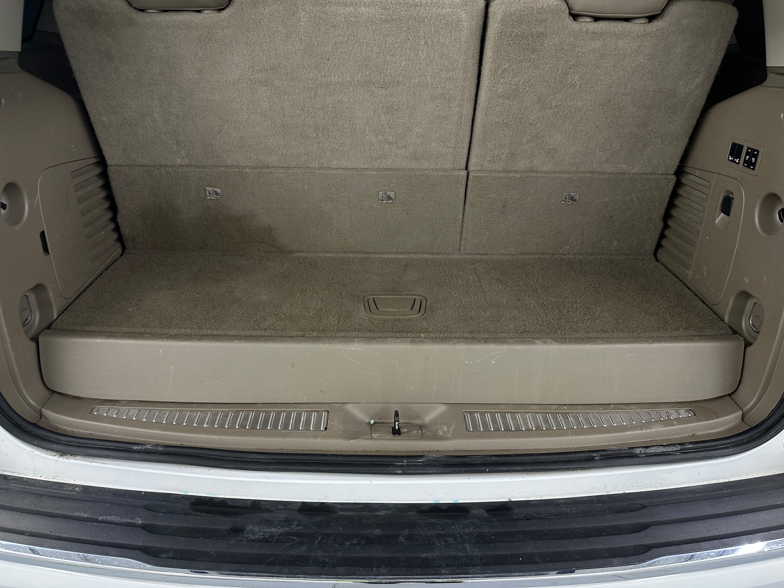 Thumbnail: 2016 Chevrolet Tahoe - 6