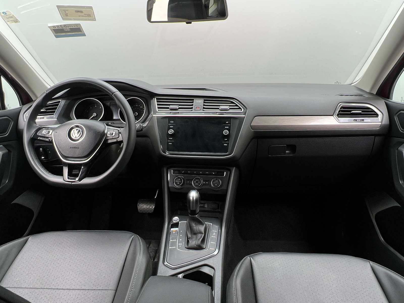 Thumbnail: 2020 Volkswagen Tiguan - 2