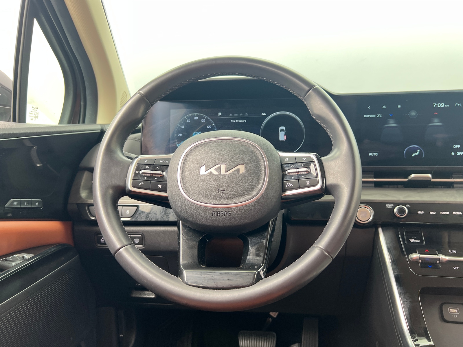 Thumbnail: 2024 Kia Carnival - 4