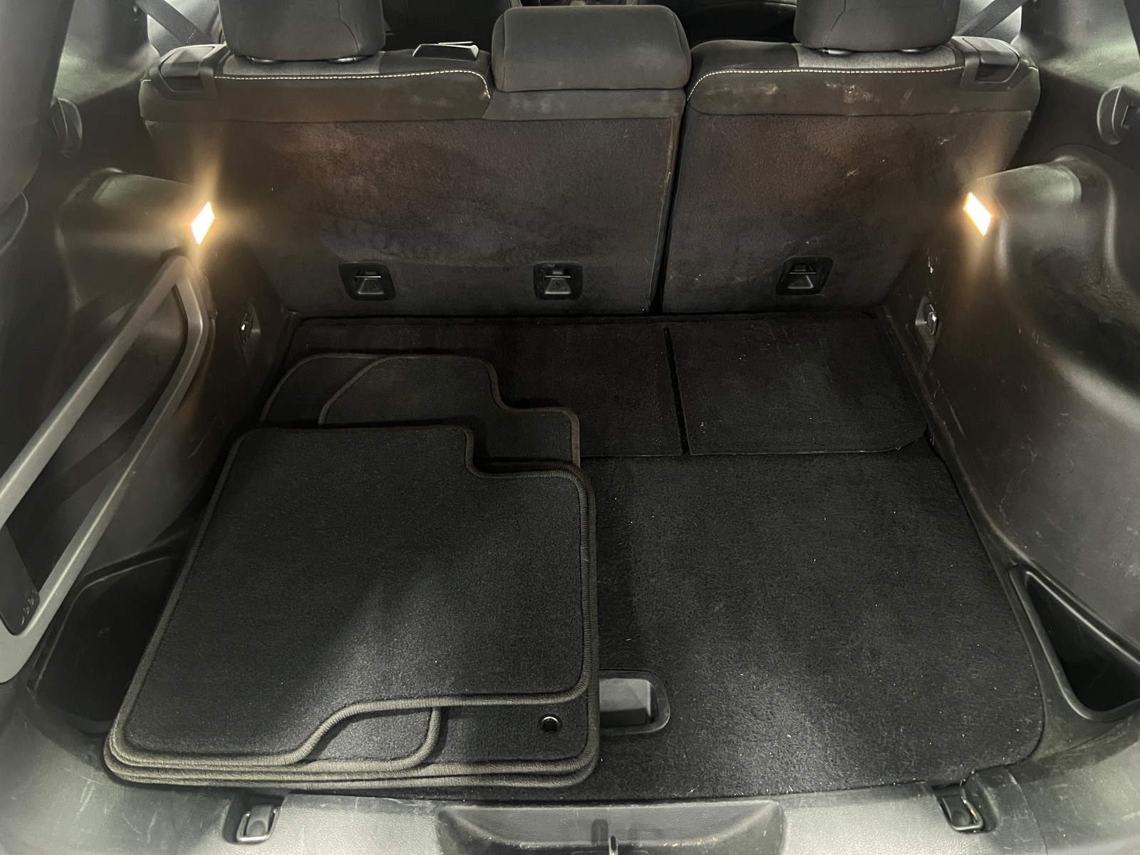 Thumbnail: 2018 Jeep Cherokee - 7