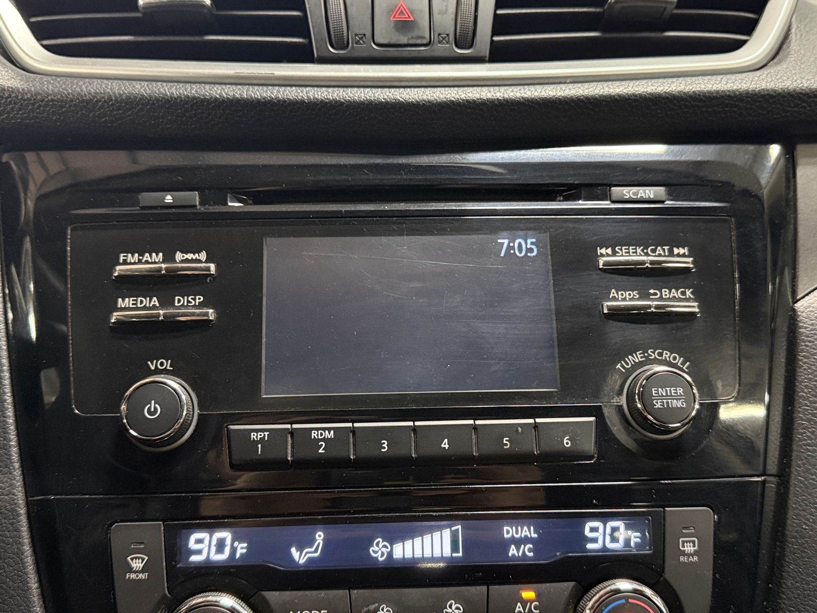 Thumbnail: 2015 Nissan Rogue - 4