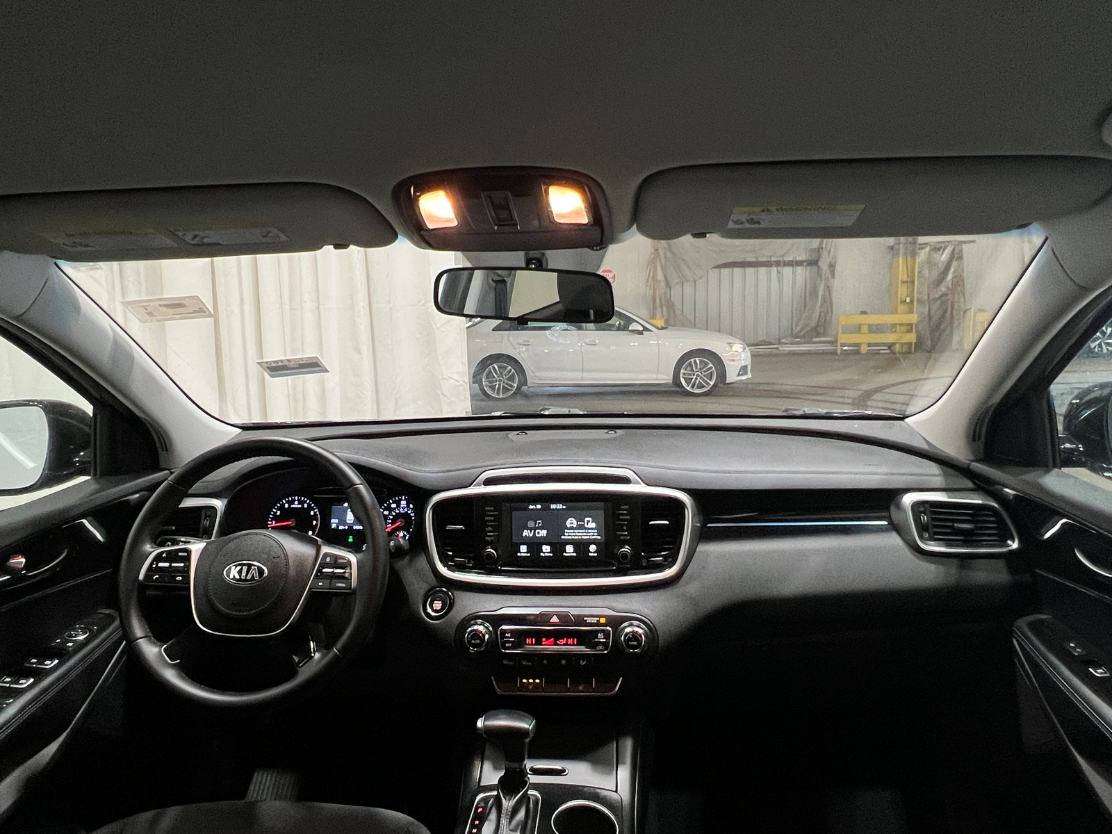 Thumbnail: 2020 Kia Sorento - 3