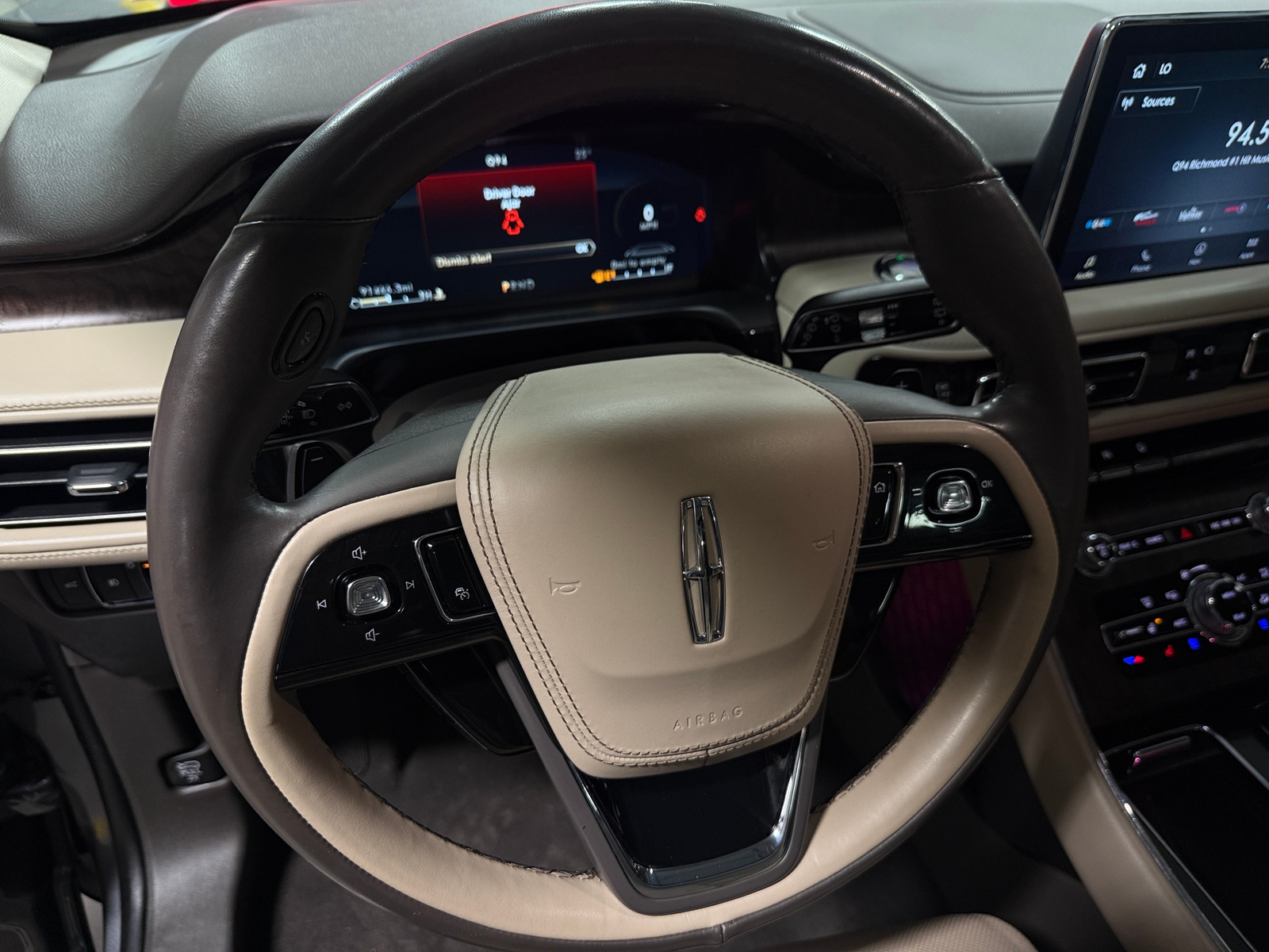 Thumbnail: 2021 Lincoln Aviator - 4