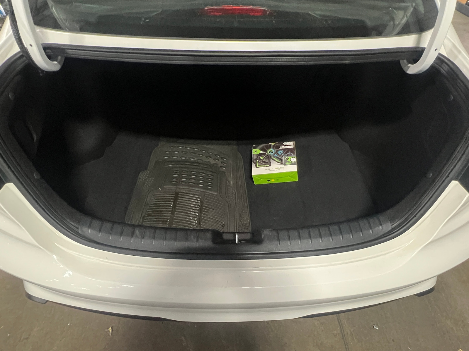 Thumbnail: 2024 Kia Forte - 7