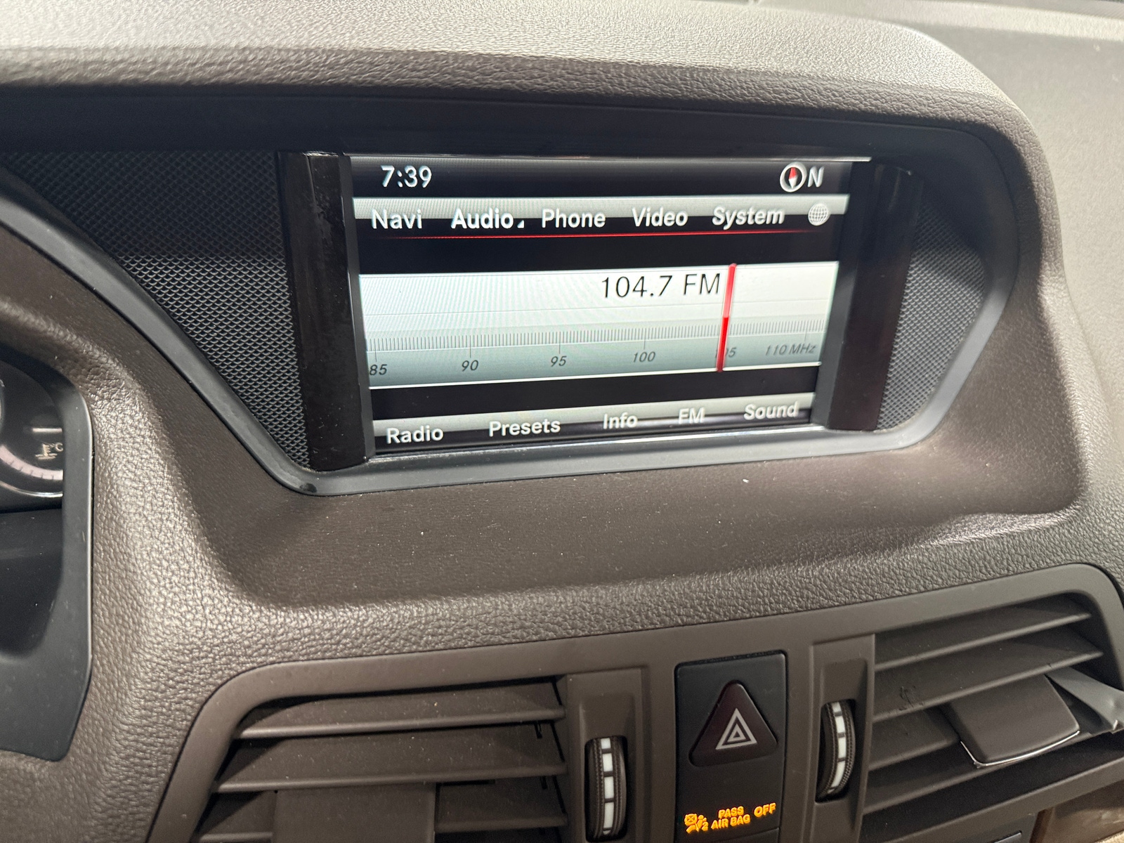 Thumbnail: 2013 Mercedes-Benz E-Class - 3