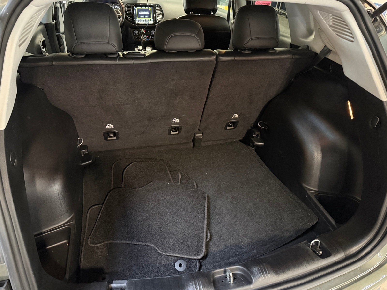 Thumbnail: 2018 Jeep Compass - 6