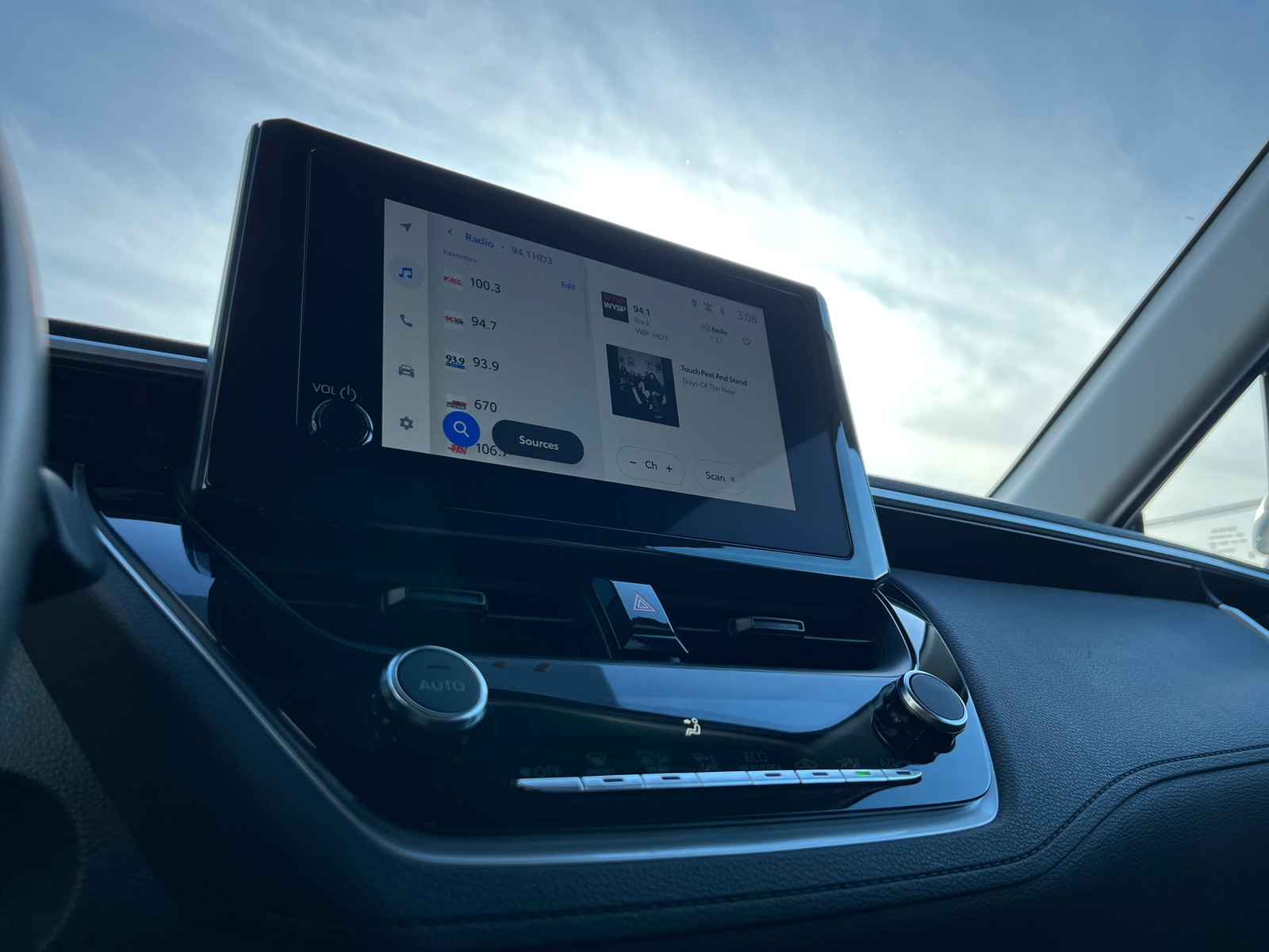 Thumbnail: 2025 Toyota Corolla Cross - 4