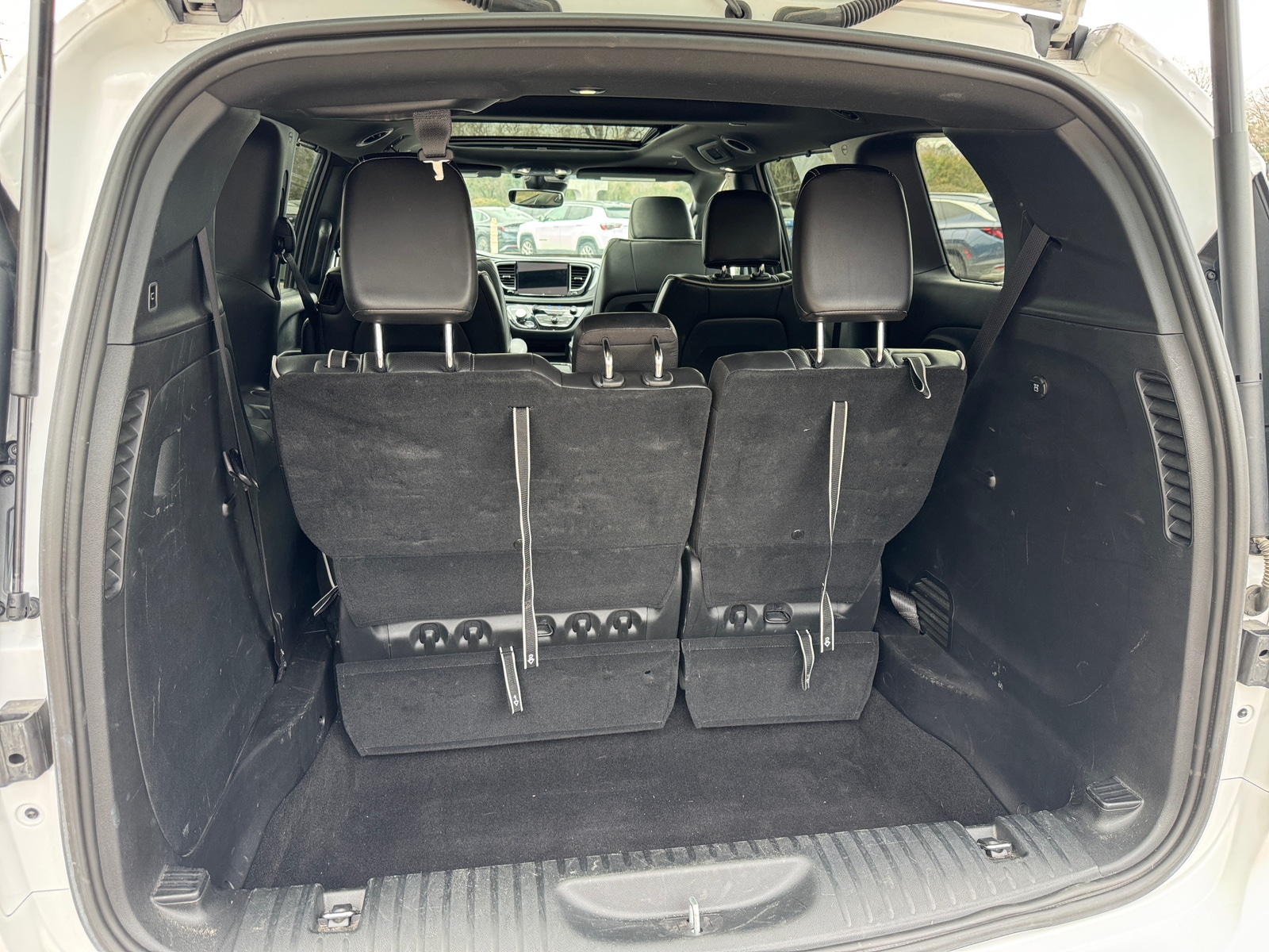 Thumbnail: 2025 Chrysler Pacifica - 4