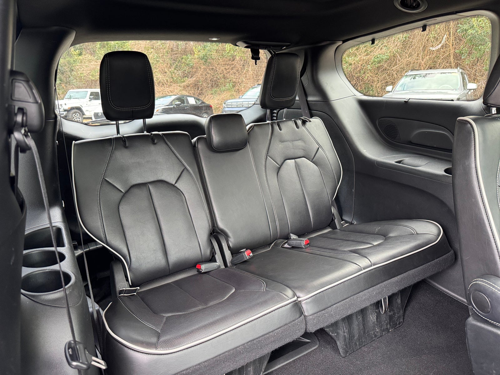 Thumbnail: 2025 Chrysler Pacifica - 3