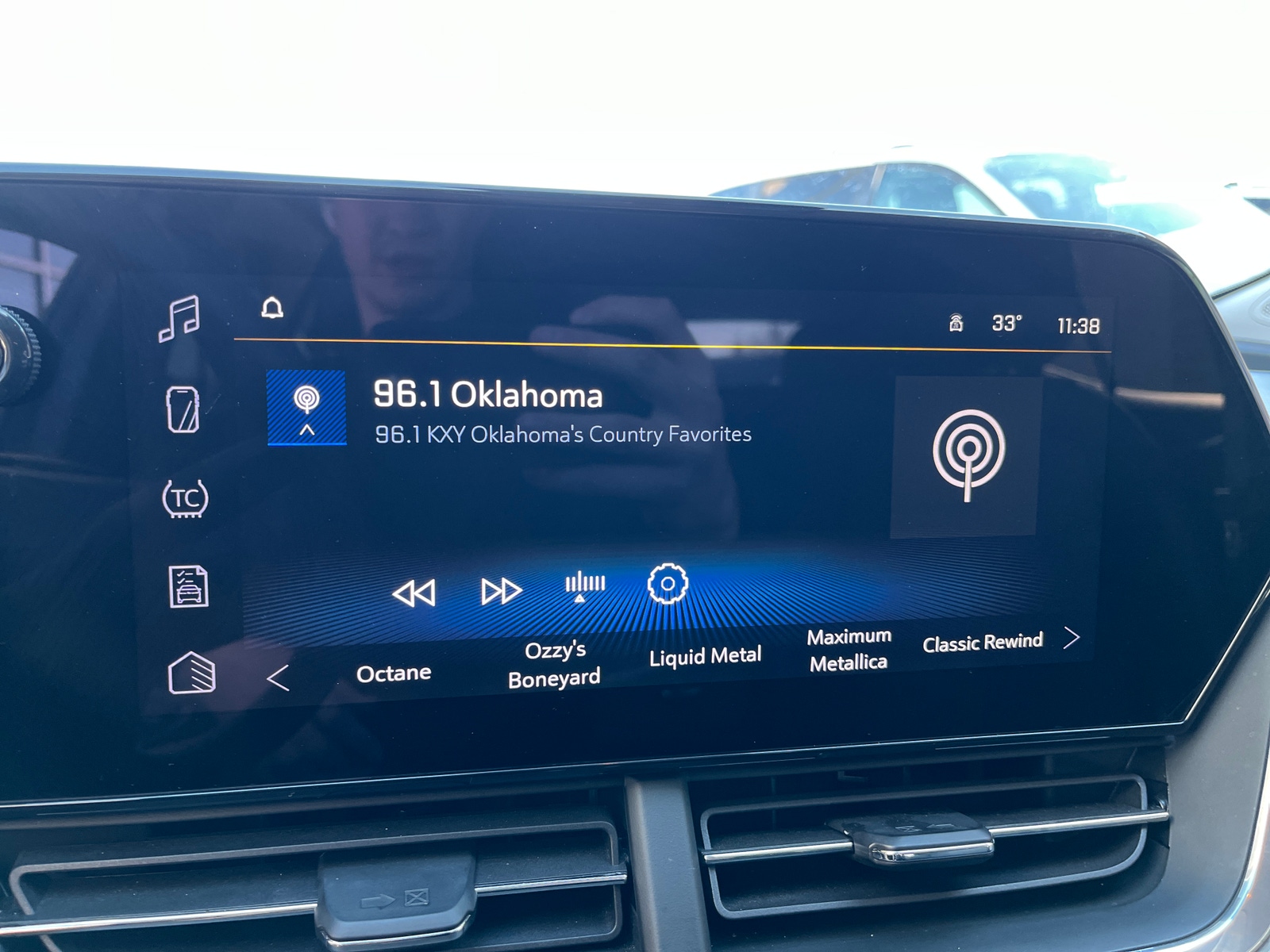 Thumbnail: 2025 Chevrolet Trax - 4