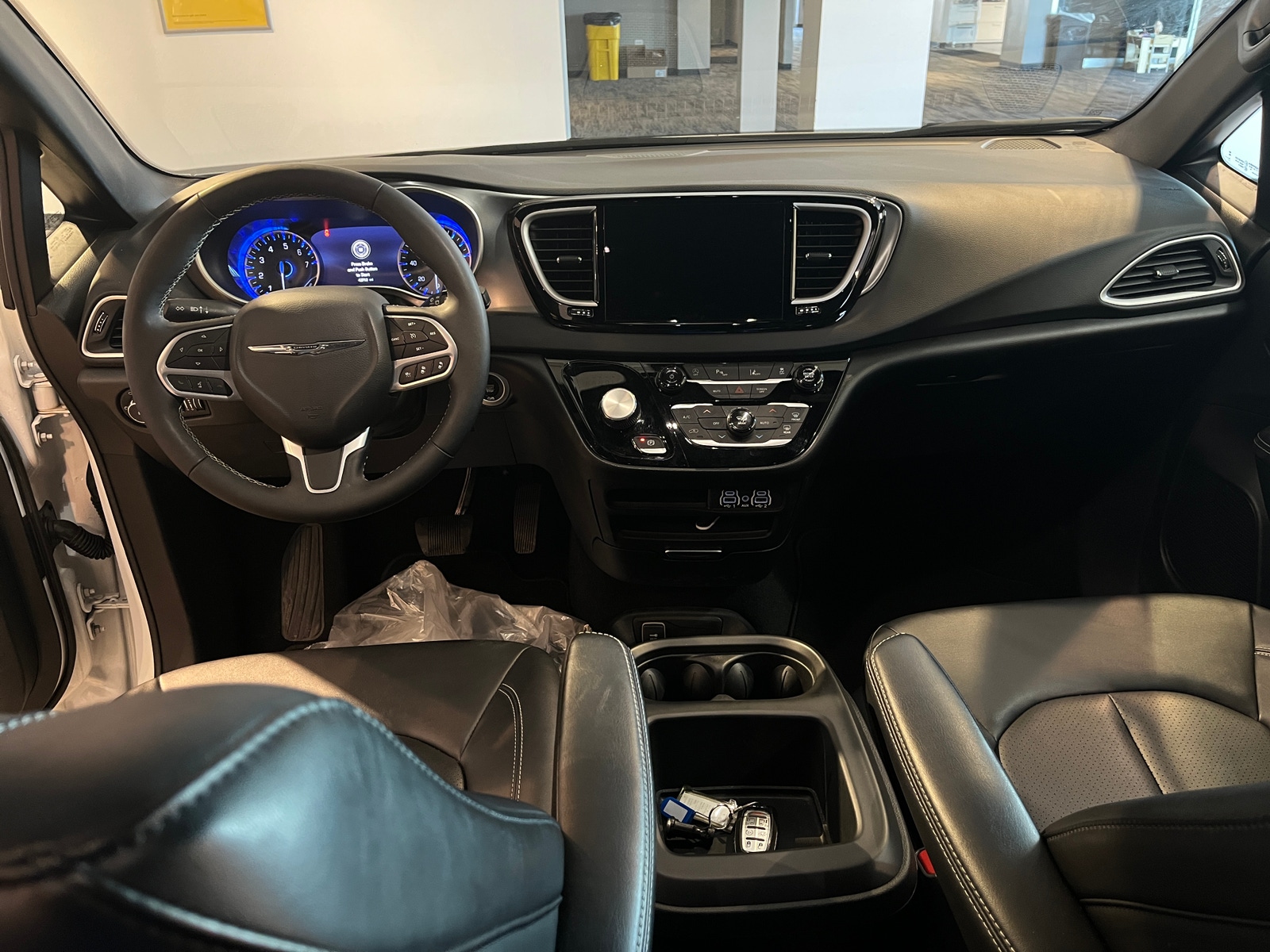 Thumbnail: 2025 Chrysler Pacifica - 3