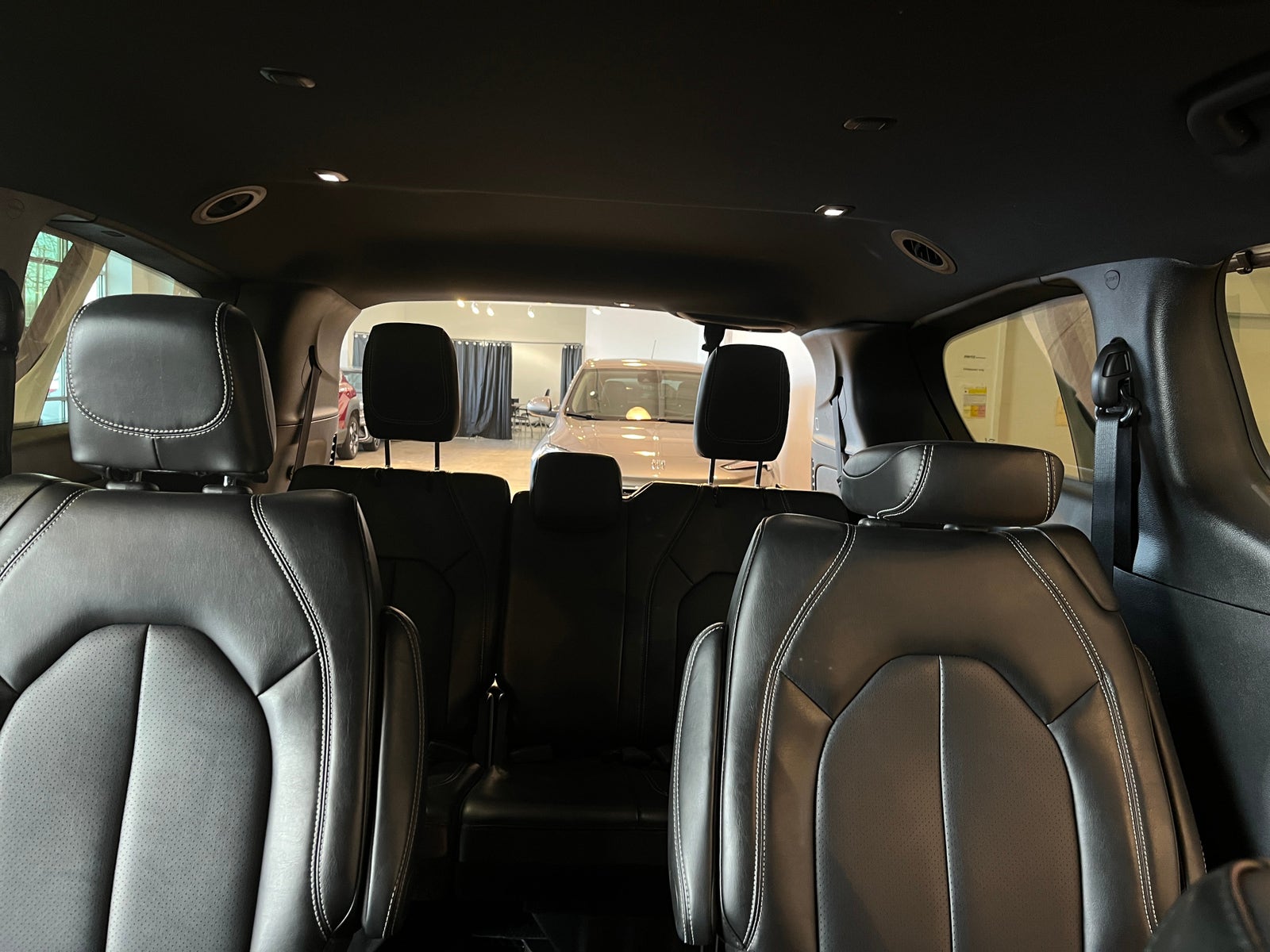 Thumbnail: 2025 Chrysler Pacifica - 6