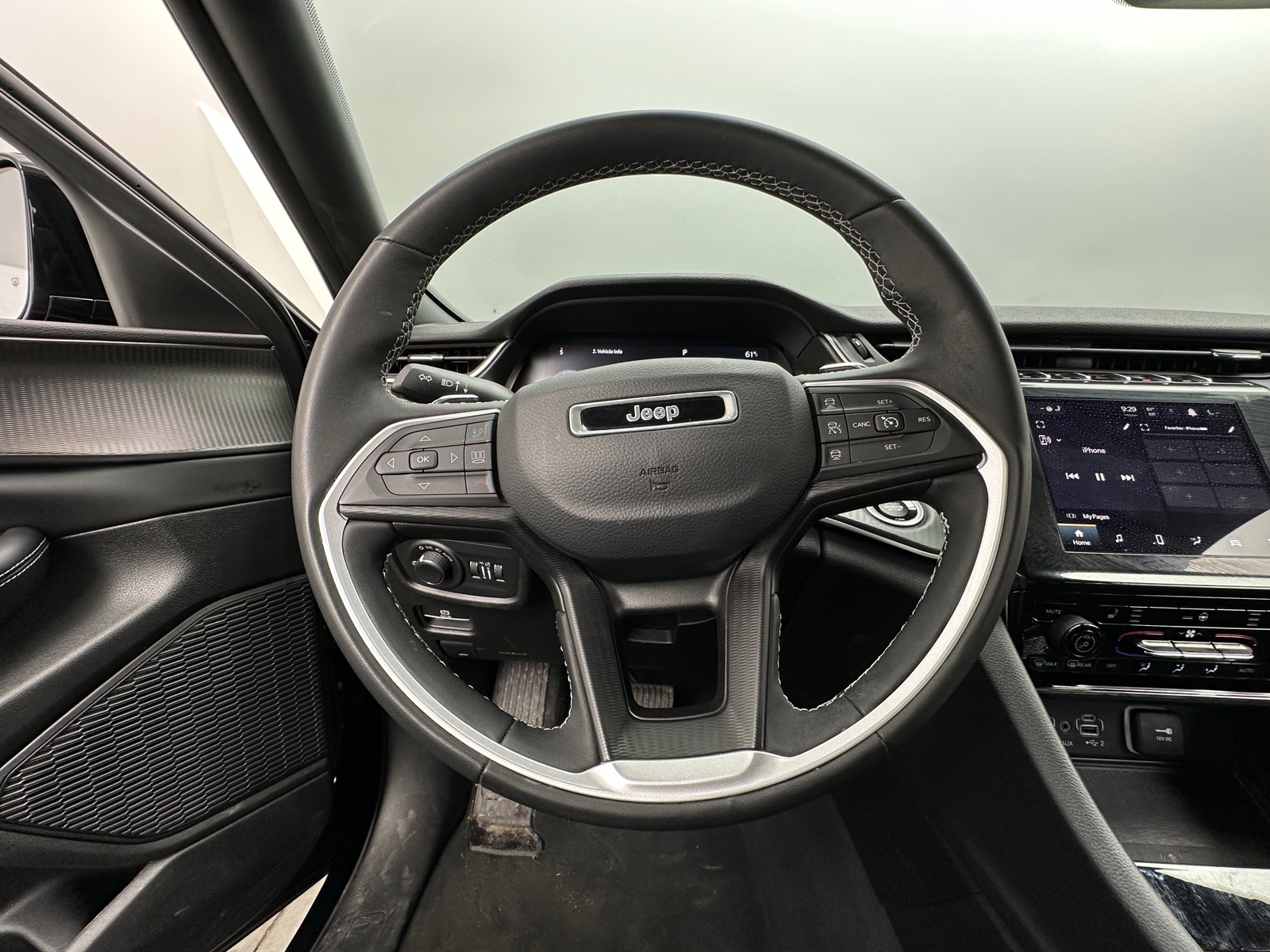 Thumbnail: 2023 Jeep Grand Cherokee - 4