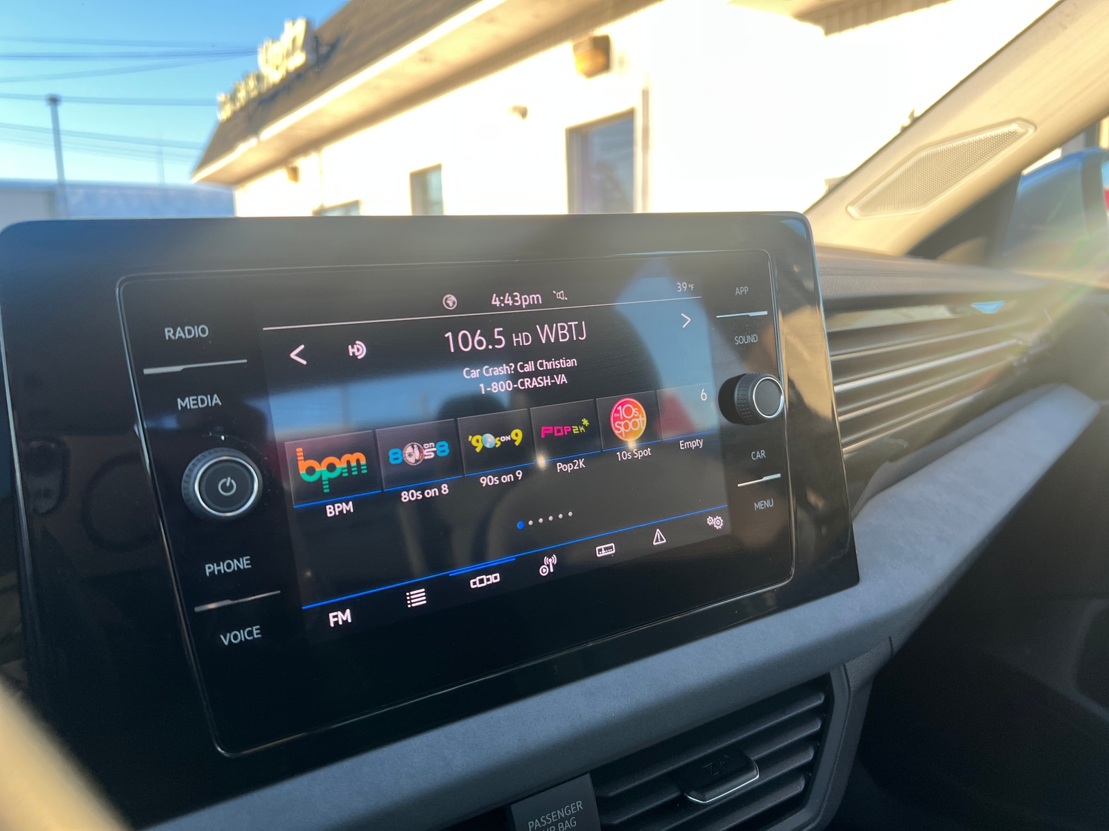 Thumbnail: 2025 Volkswagen Jetta - 3