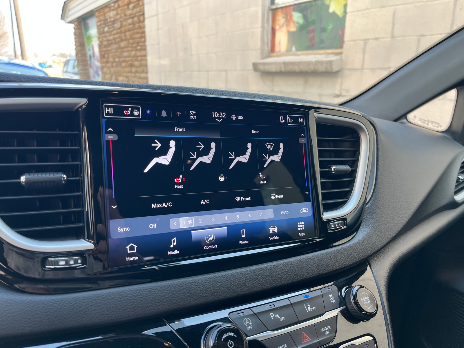 Thumbnail: 2025 Chrysler Pacifica - 3