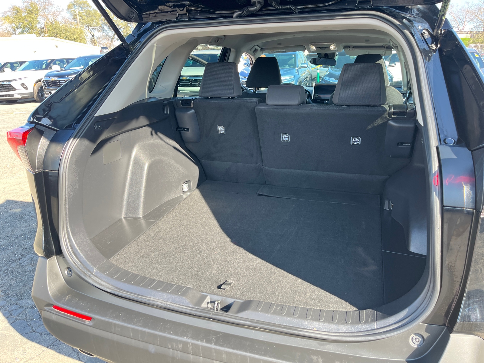 Thumbnail: 2025 Toyota RAV4 - 6