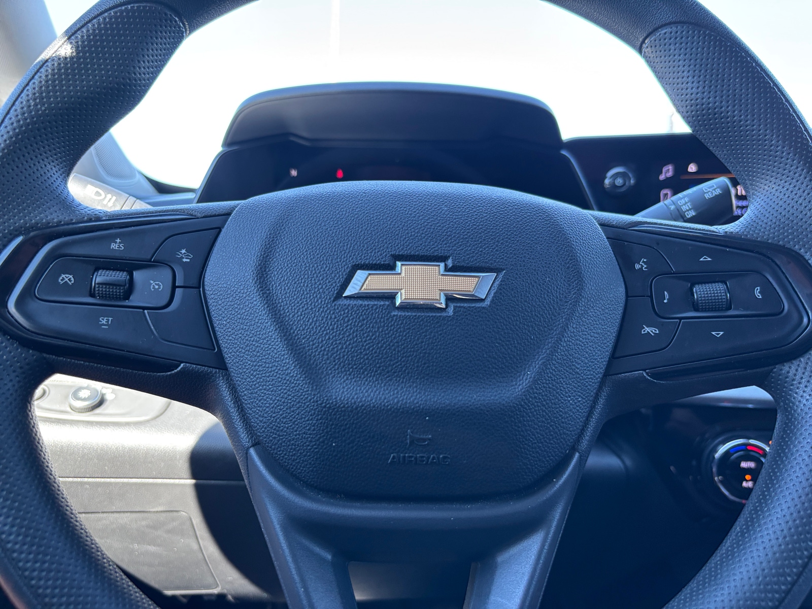 Thumbnail: 2025 Chevrolet Trax - 5