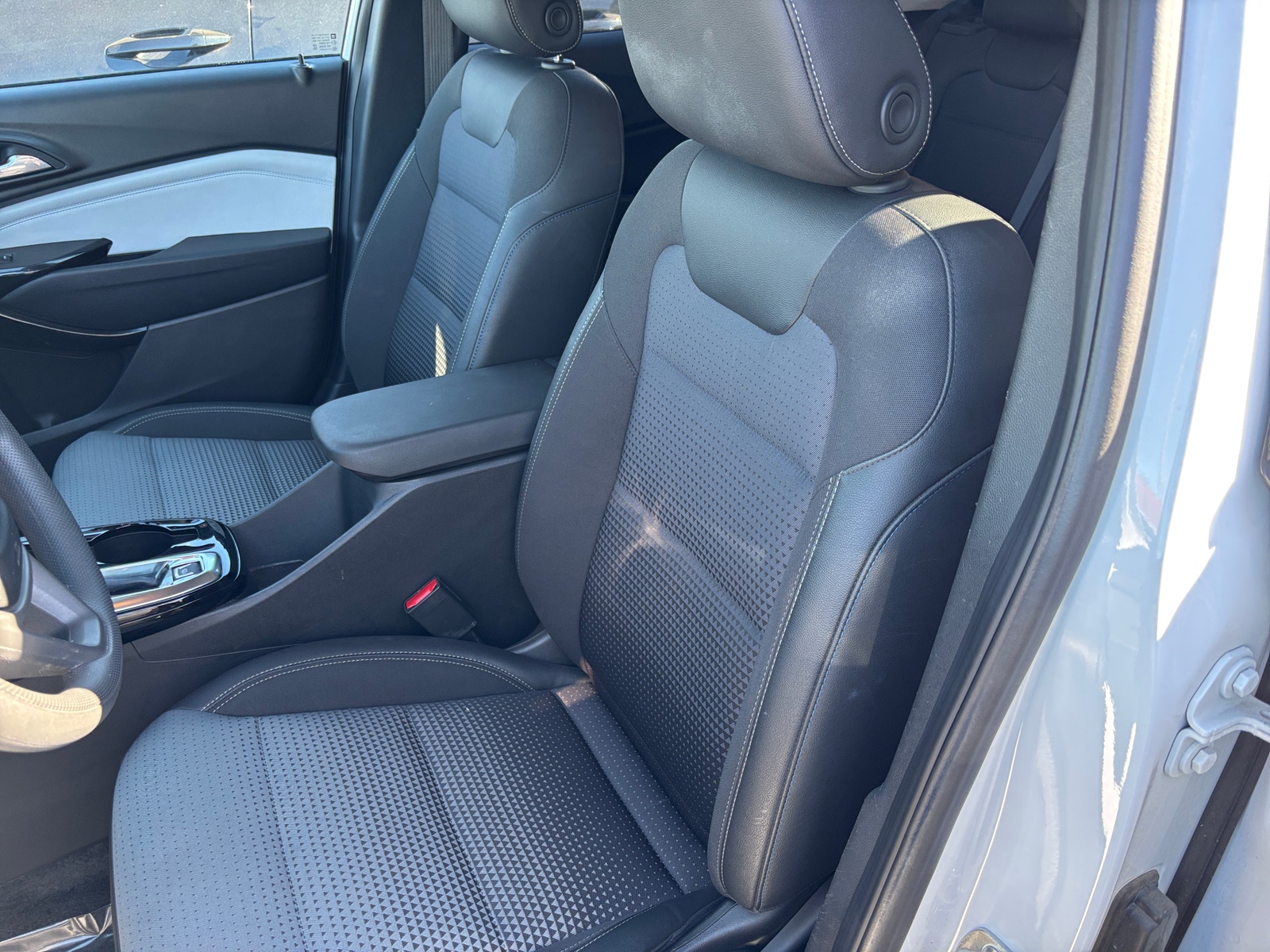 Thumbnail: 2025 Chevrolet Trax - 2