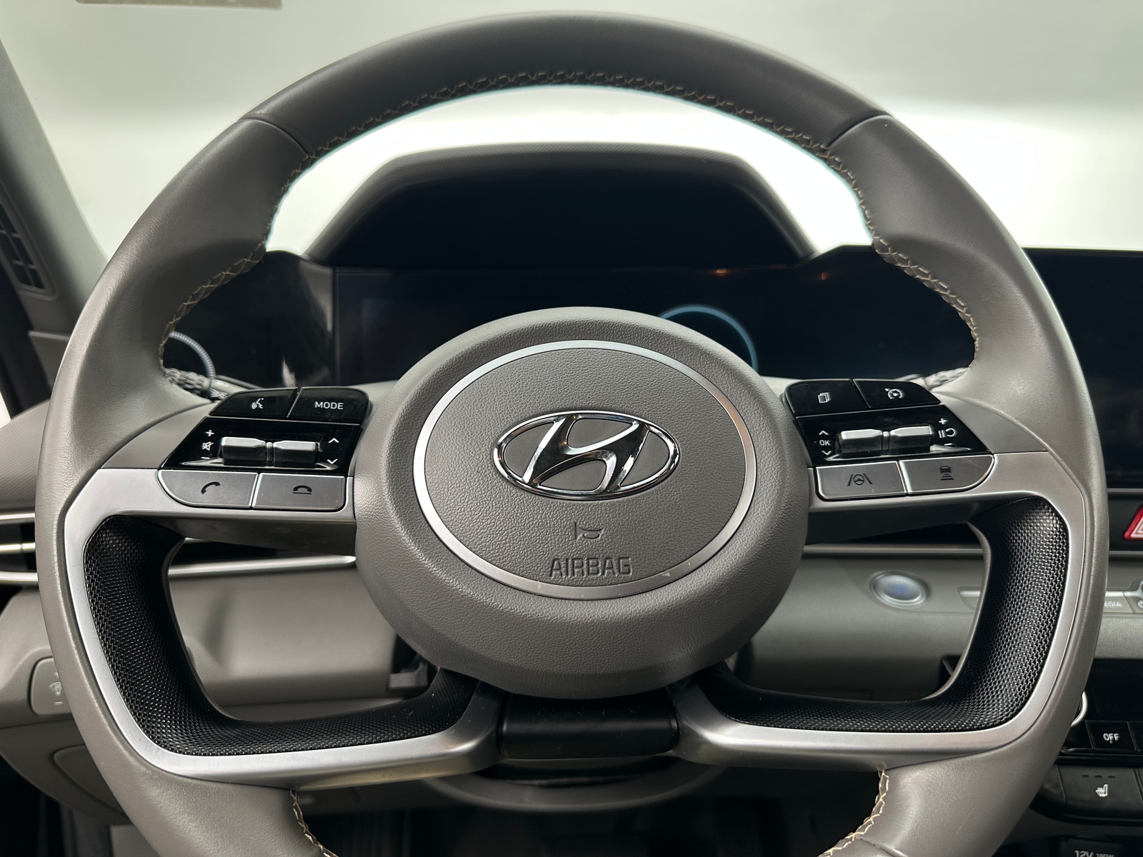 Thumbnail: 2023 Hyundai Elantra - 5