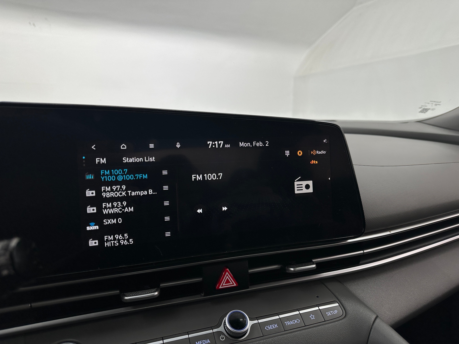 Thumbnail: 2023 Hyundai Elantra - 4