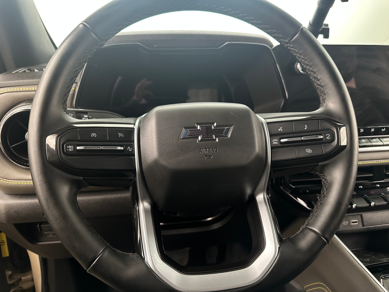 Thumbnail: 2024 Chevrolet Colorado - 5