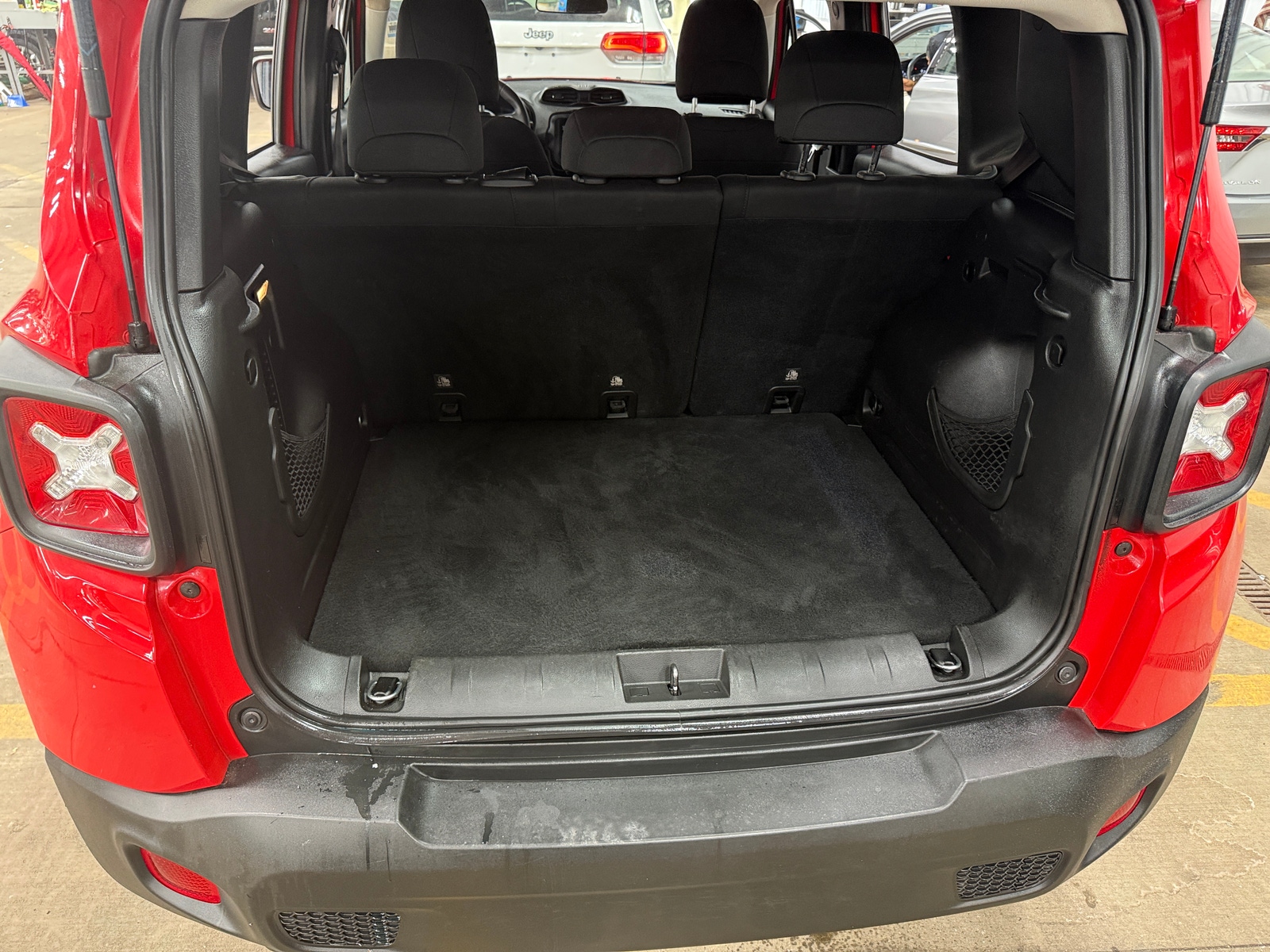 Thumbnail: 2019 Jeep Renegade - 7