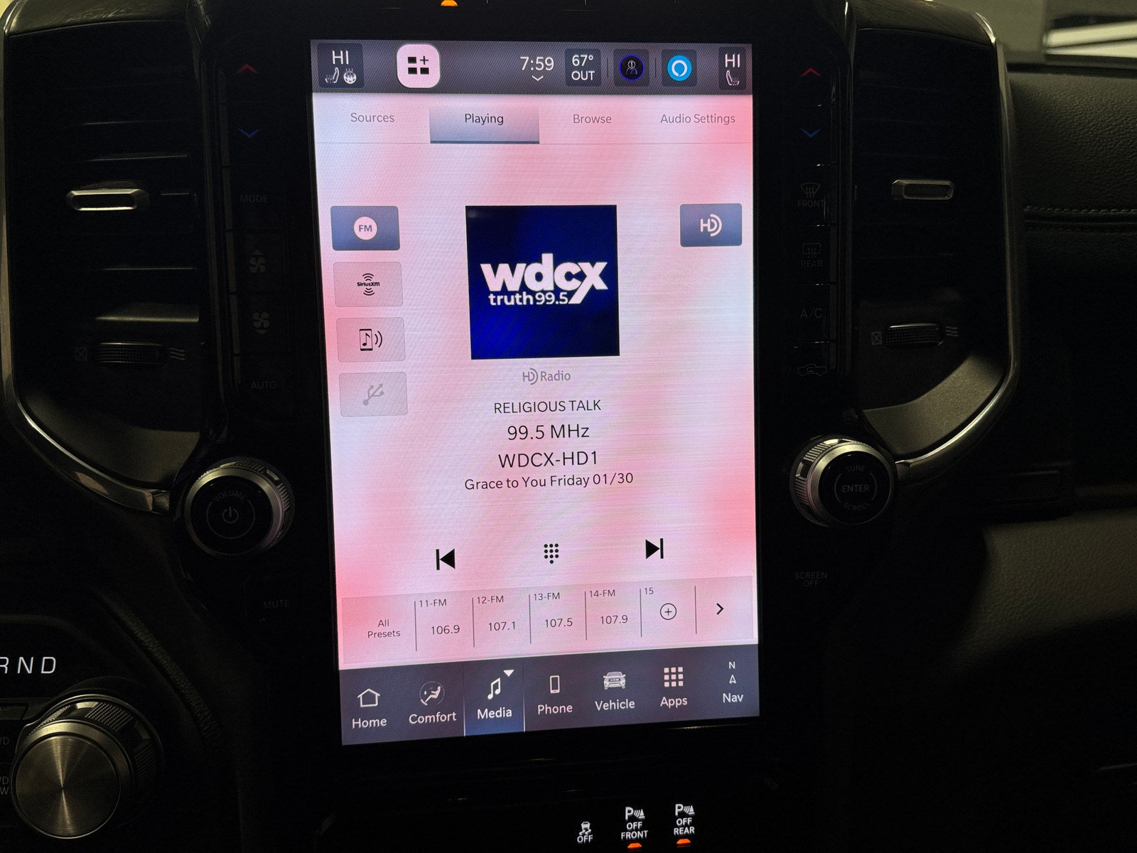 Thumbnail: 2025 RAM 1500 - 3