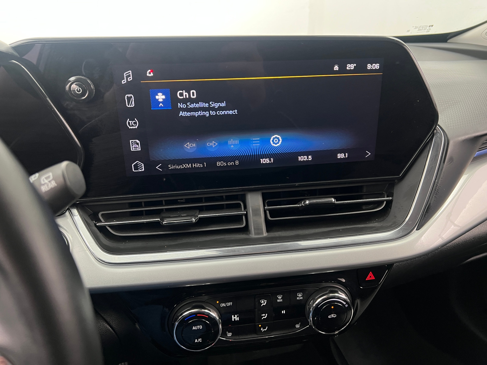 Thumbnail: 2025 Chevrolet Trax - 4