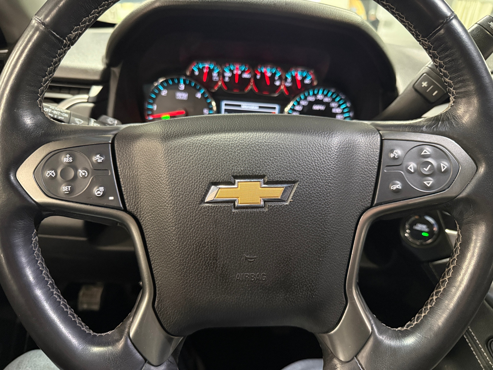 Thumbnail: 2019 Chevrolet Tahoe - 4