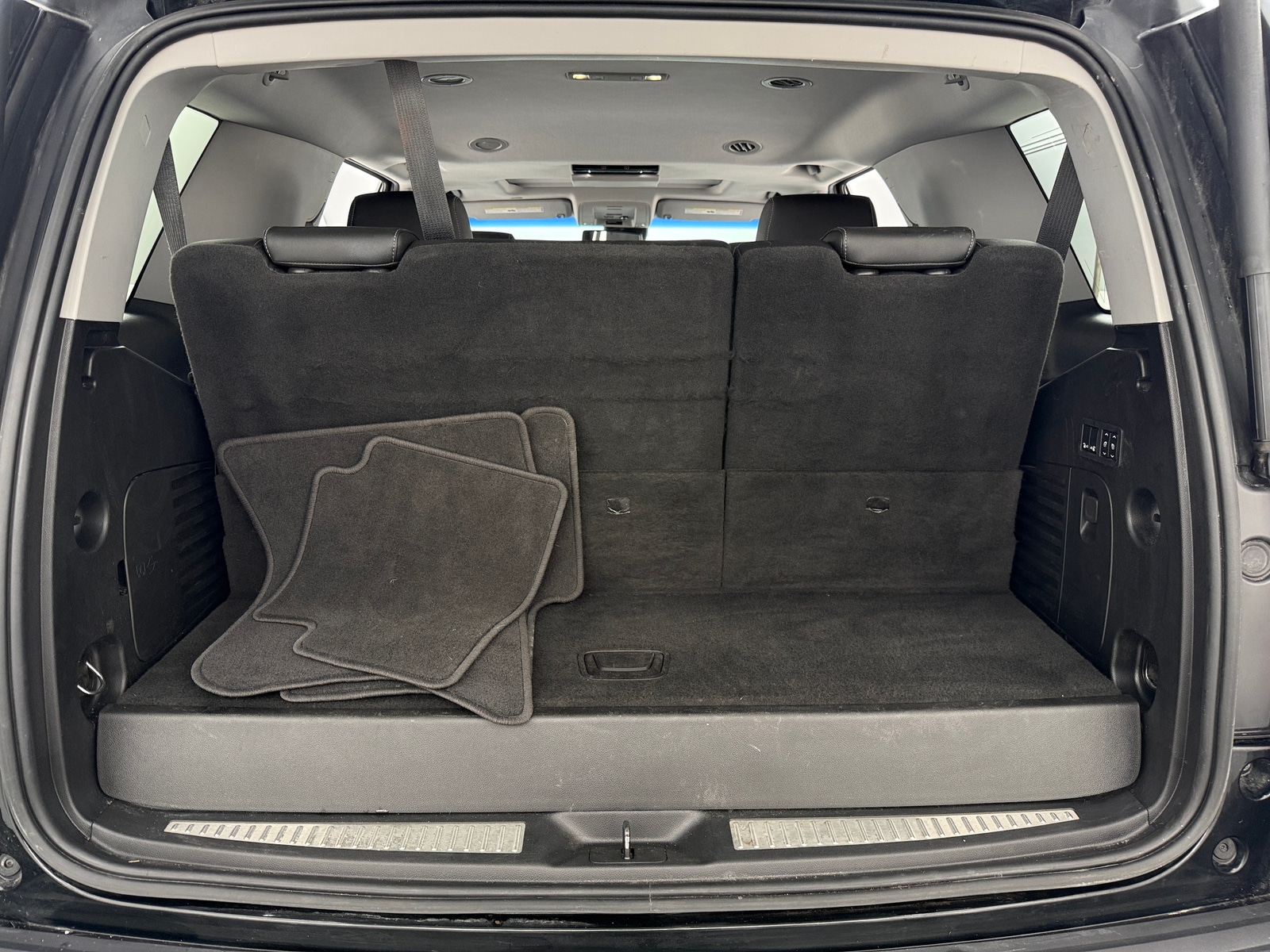 Thumbnail: 2019 Chevrolet Tahoe - 6