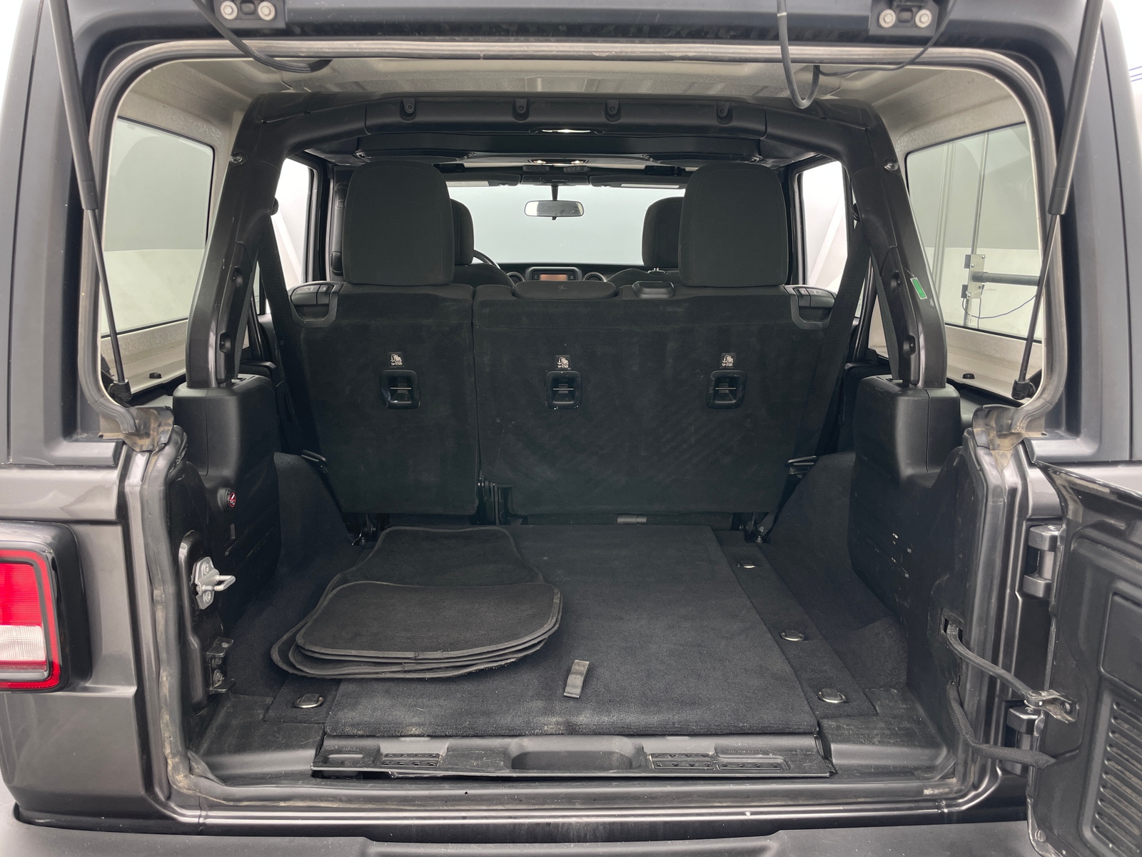 Thumbnail: 2019 Jeep Wrangler - 7