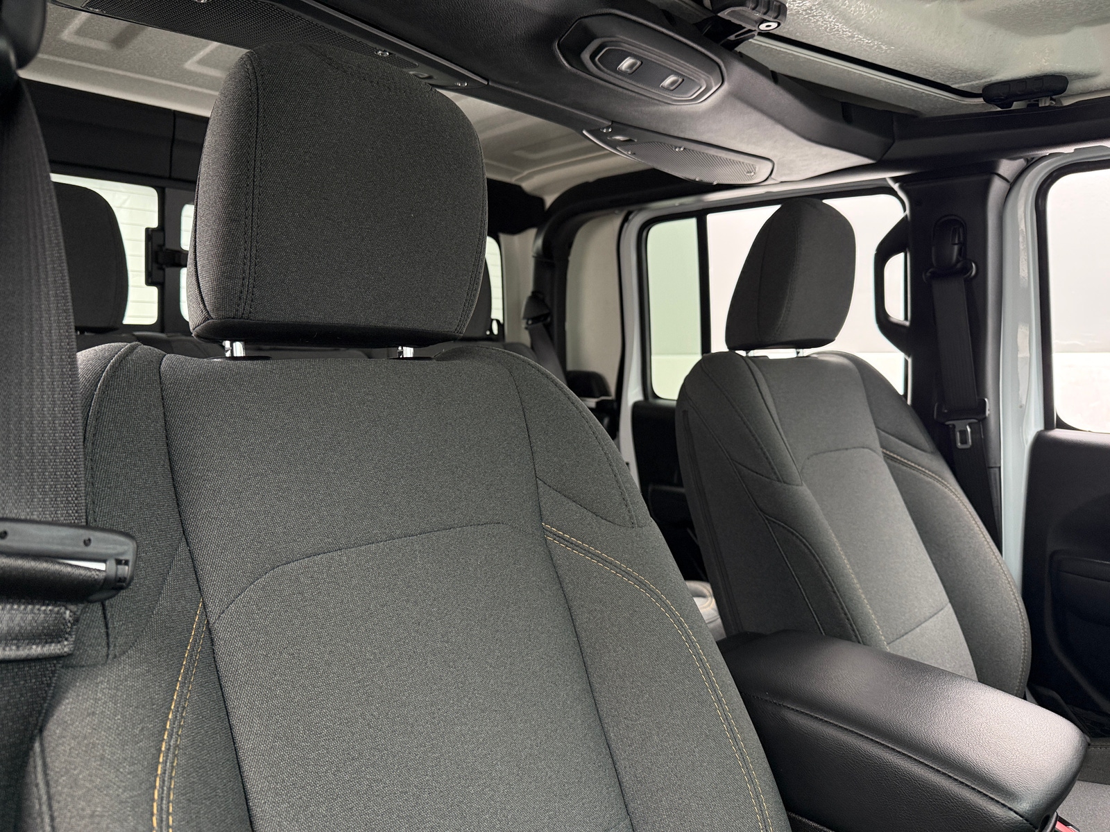 Thumbnail: 2025 Jeep Gladiator - 2