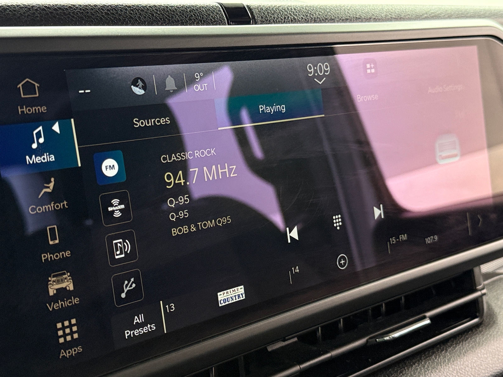 Thumbnail: 2025 Jeep Gladiator - 4