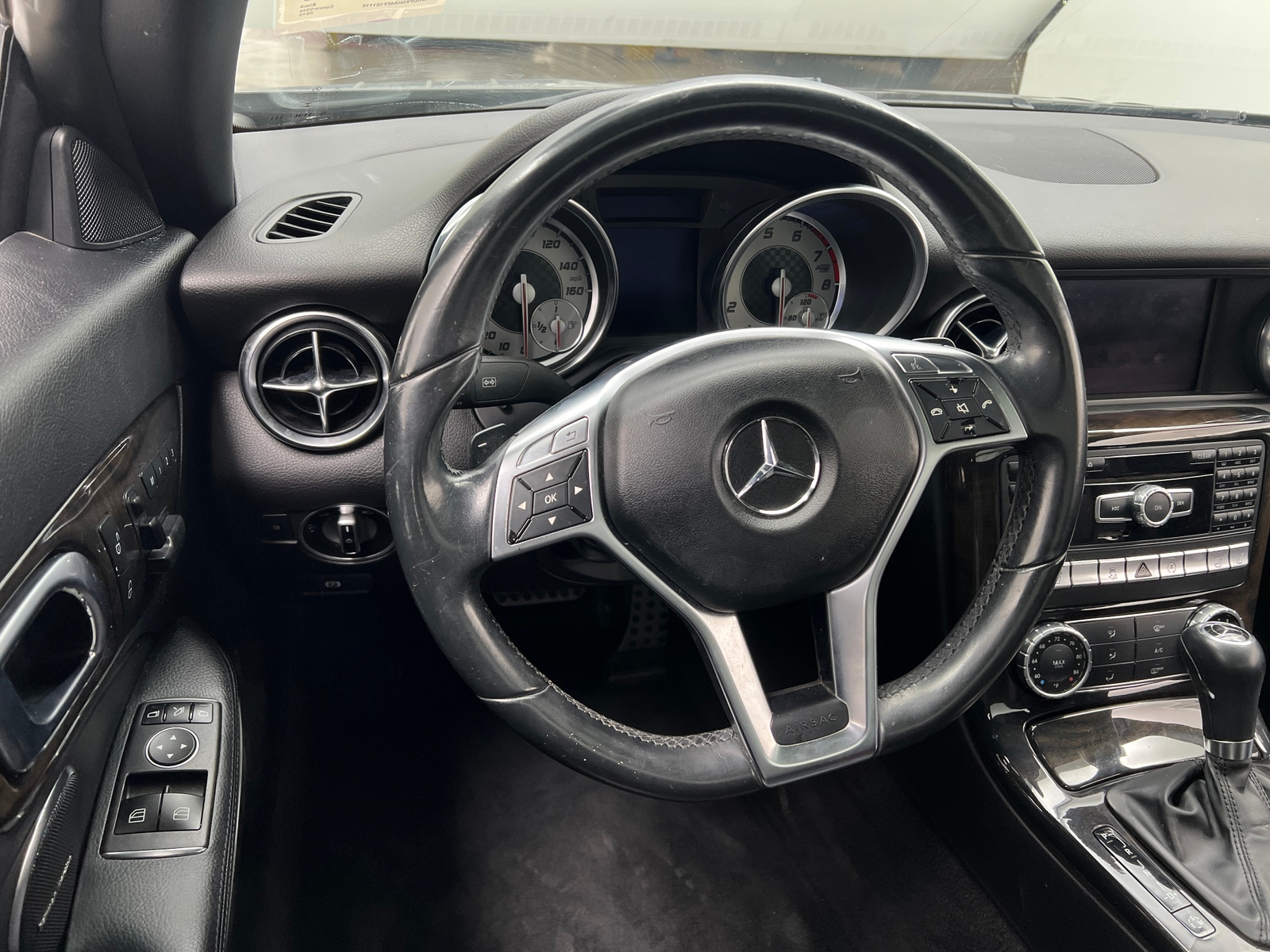 Thumbnail: 2015 Mercedes-Benz SLK - 4